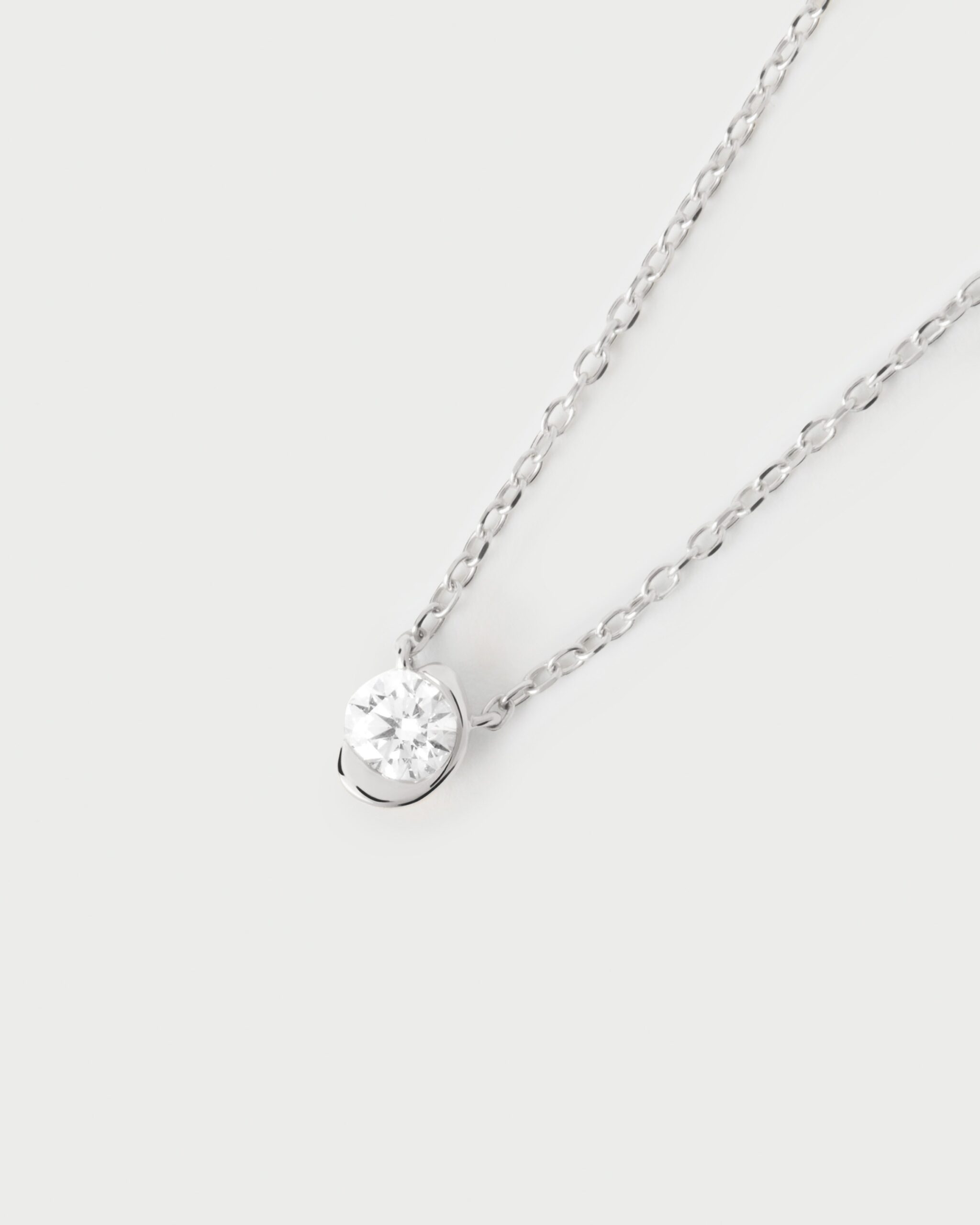 Diamonds and white gold Delia necklace