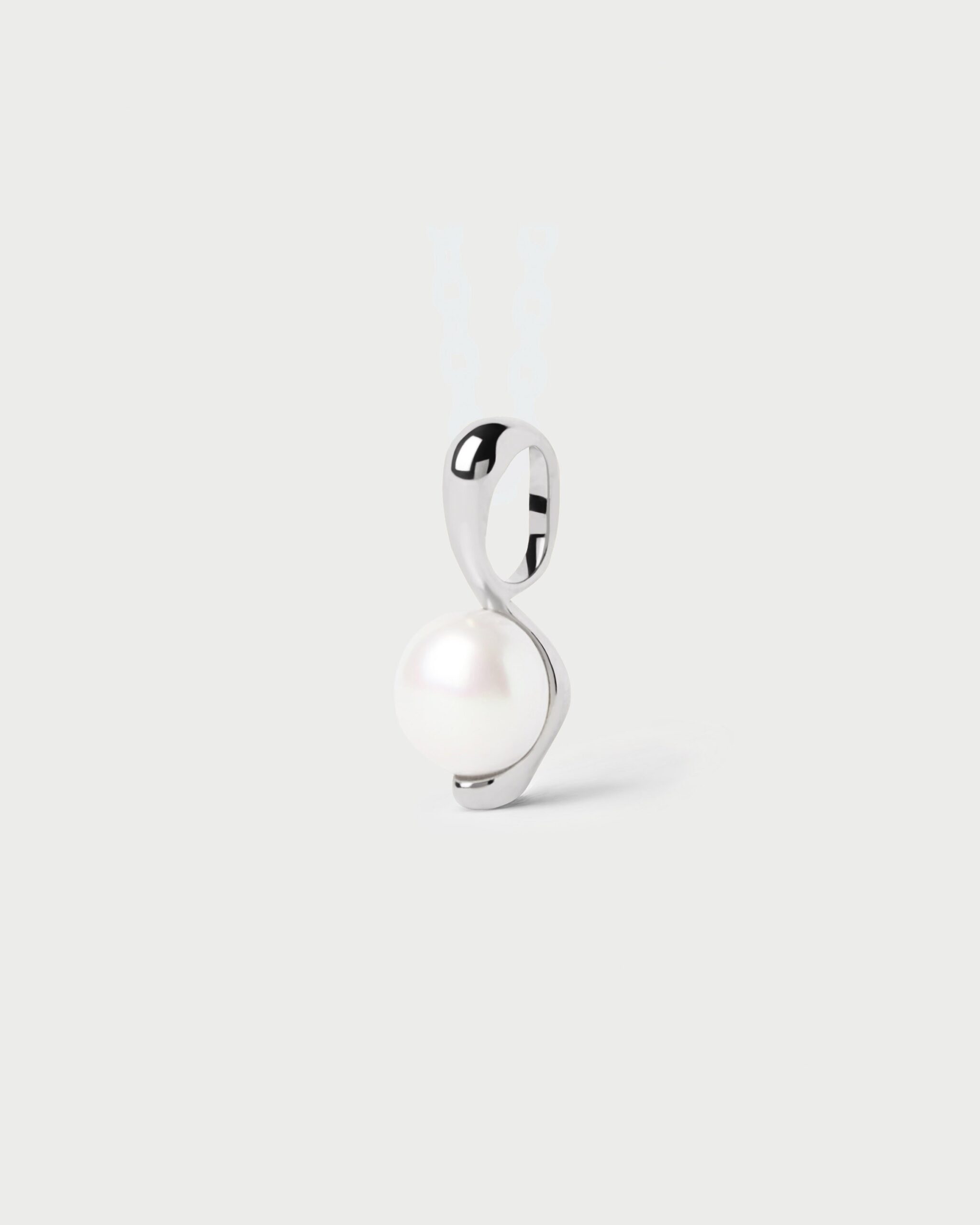 La perla essential silver pendant