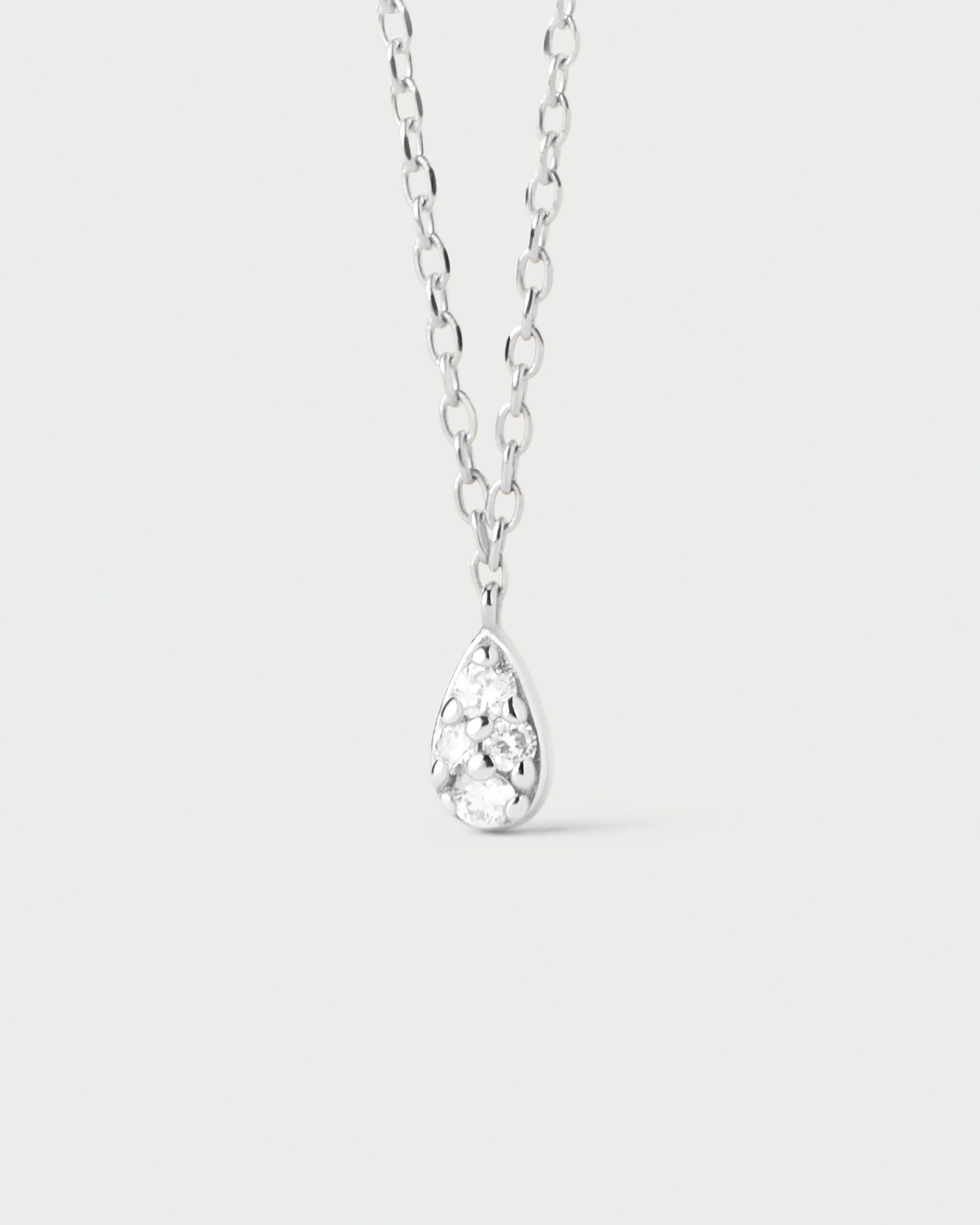 Diamonds and white gold Rio solitary necklace