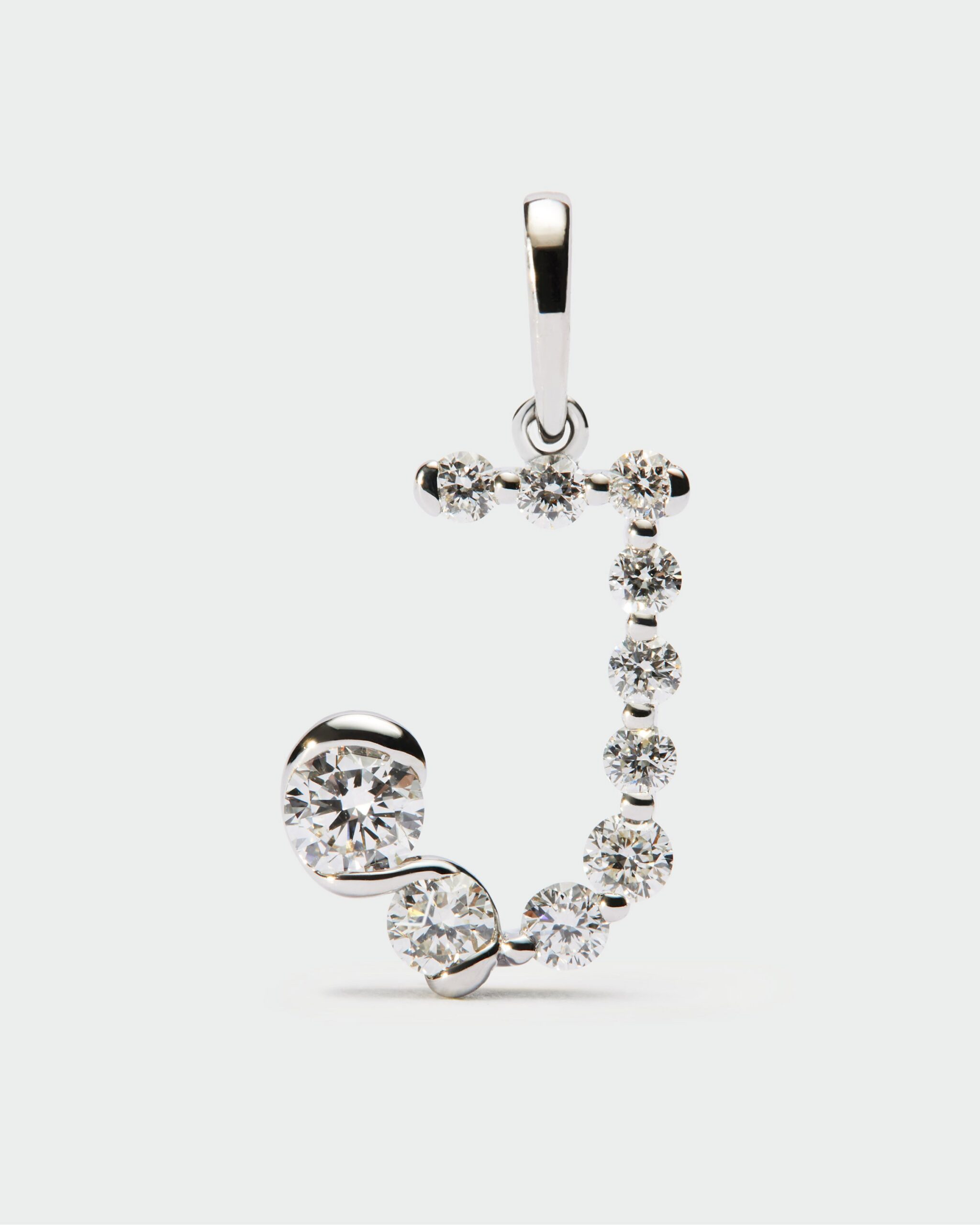 Diamonds and white gold Initial pendant