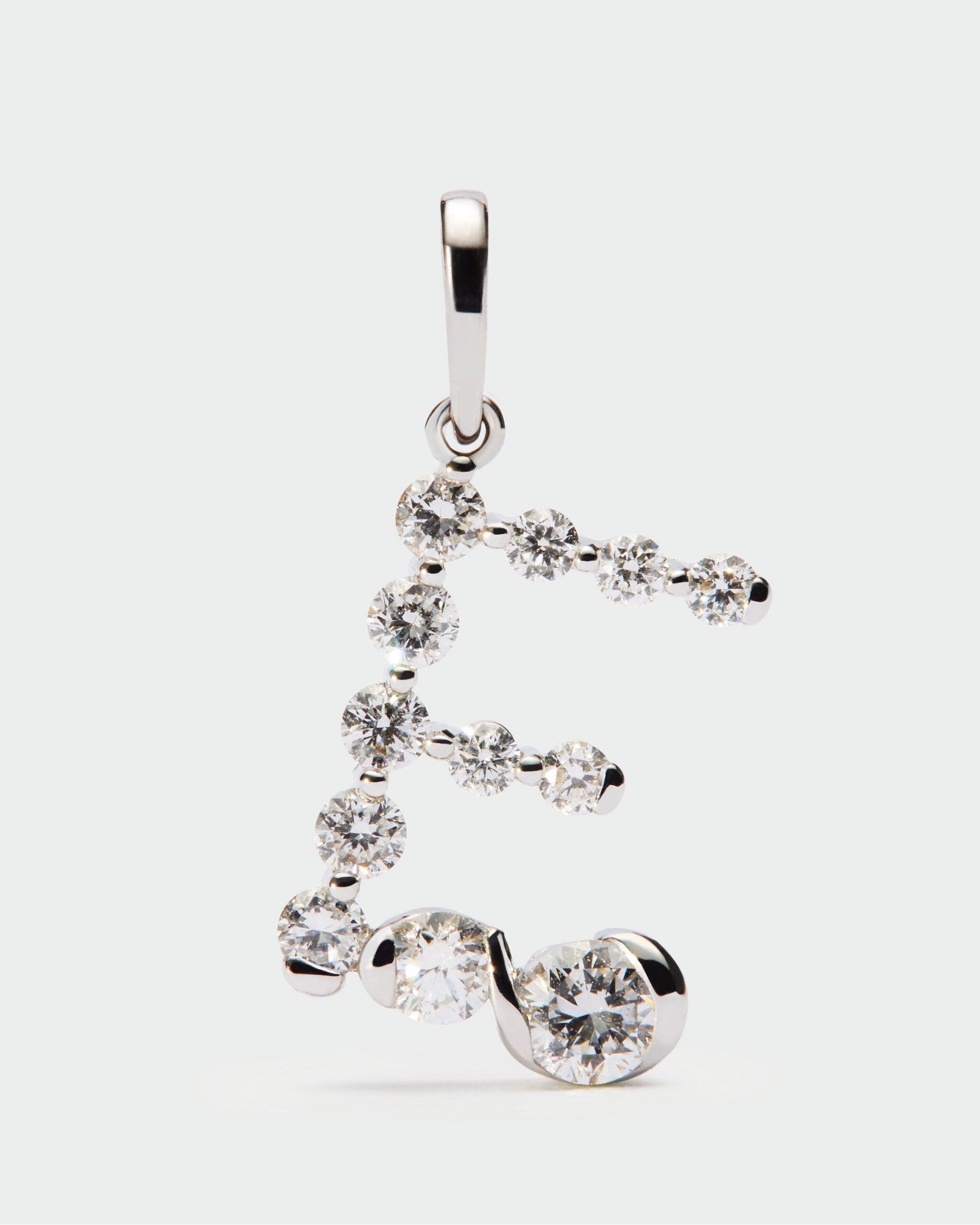 Diamonds and white gold Initial pendant