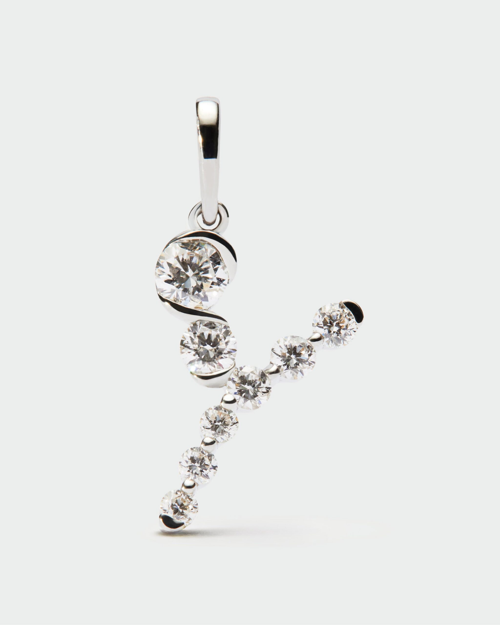 Diamonds and white gold Initial pendant