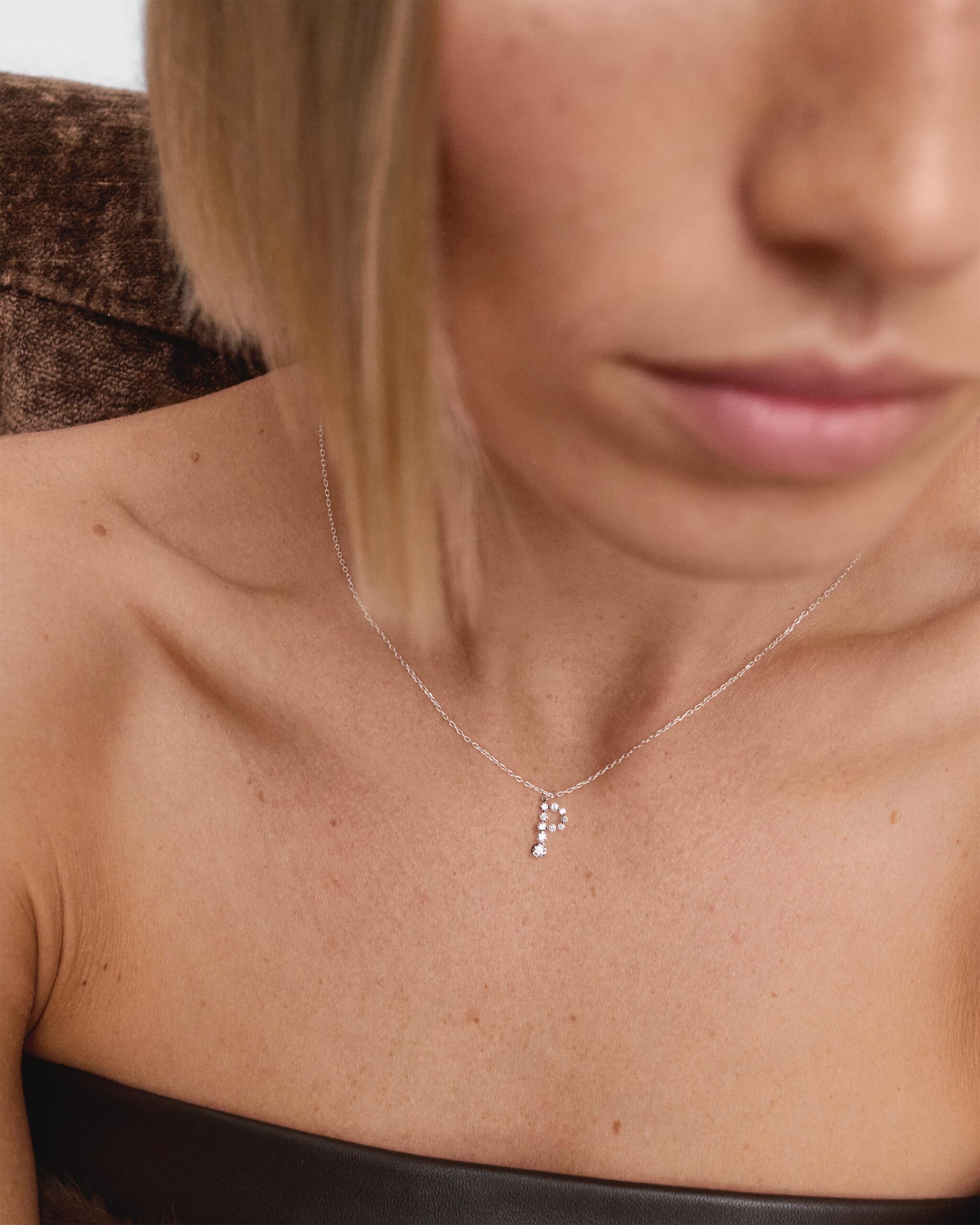 Diamonds and white gold Initial pendant