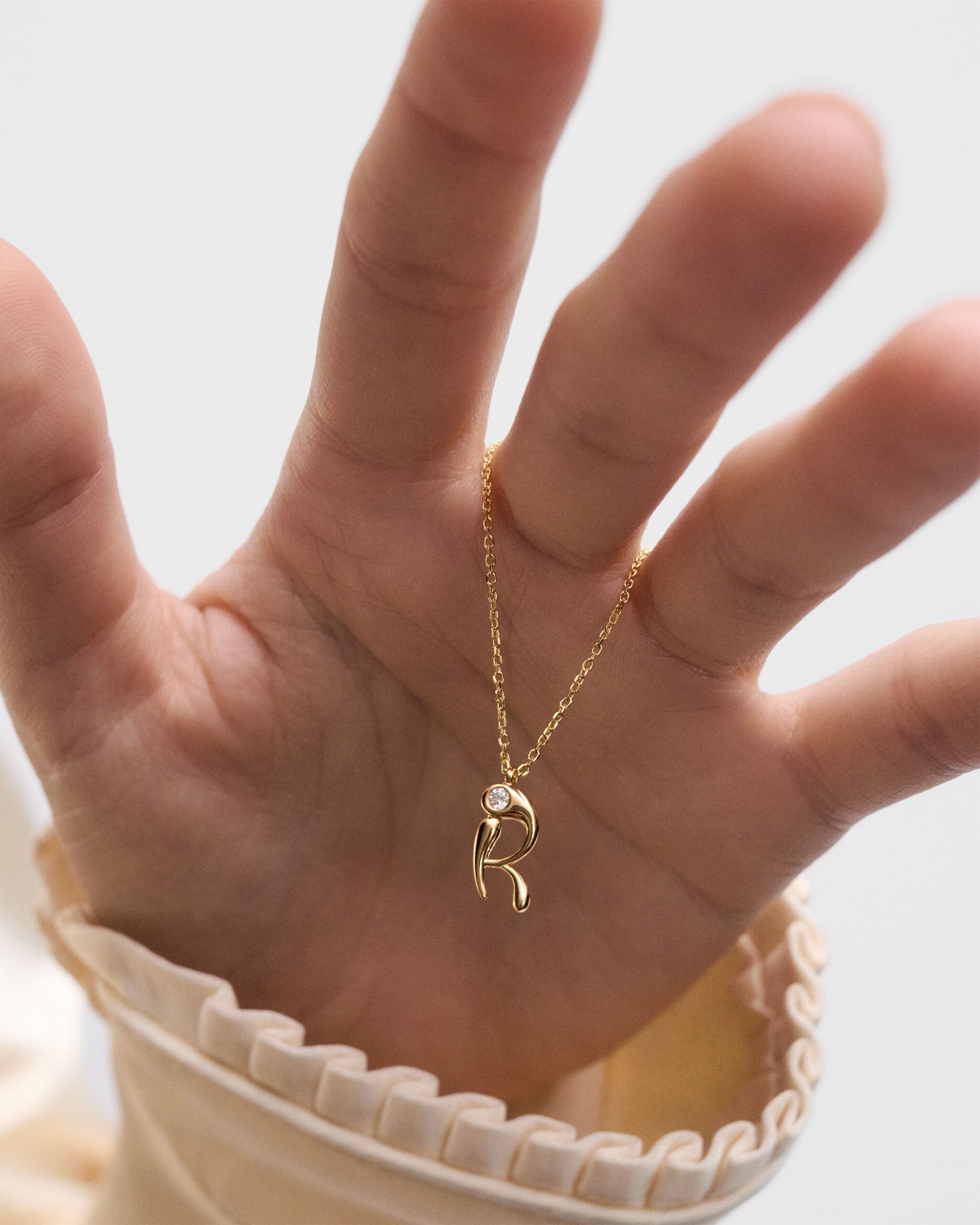 Initial pendant necklace