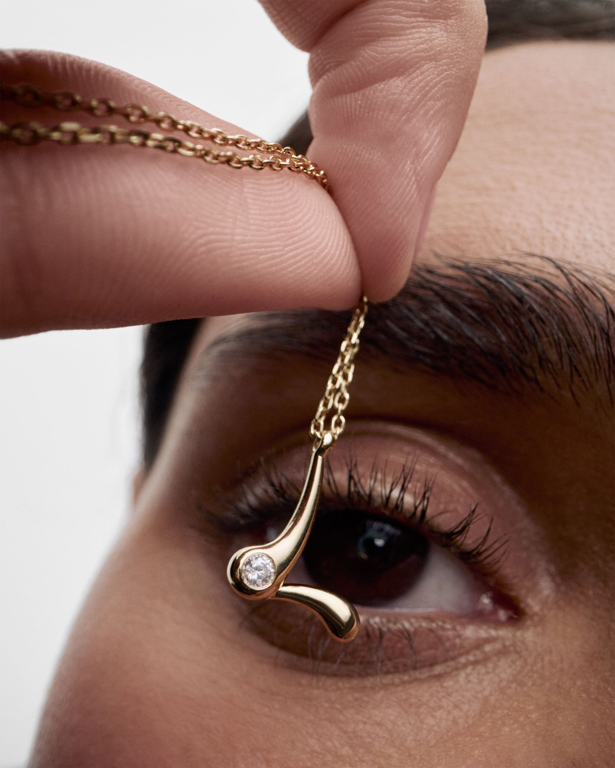 Initial pendant necklace