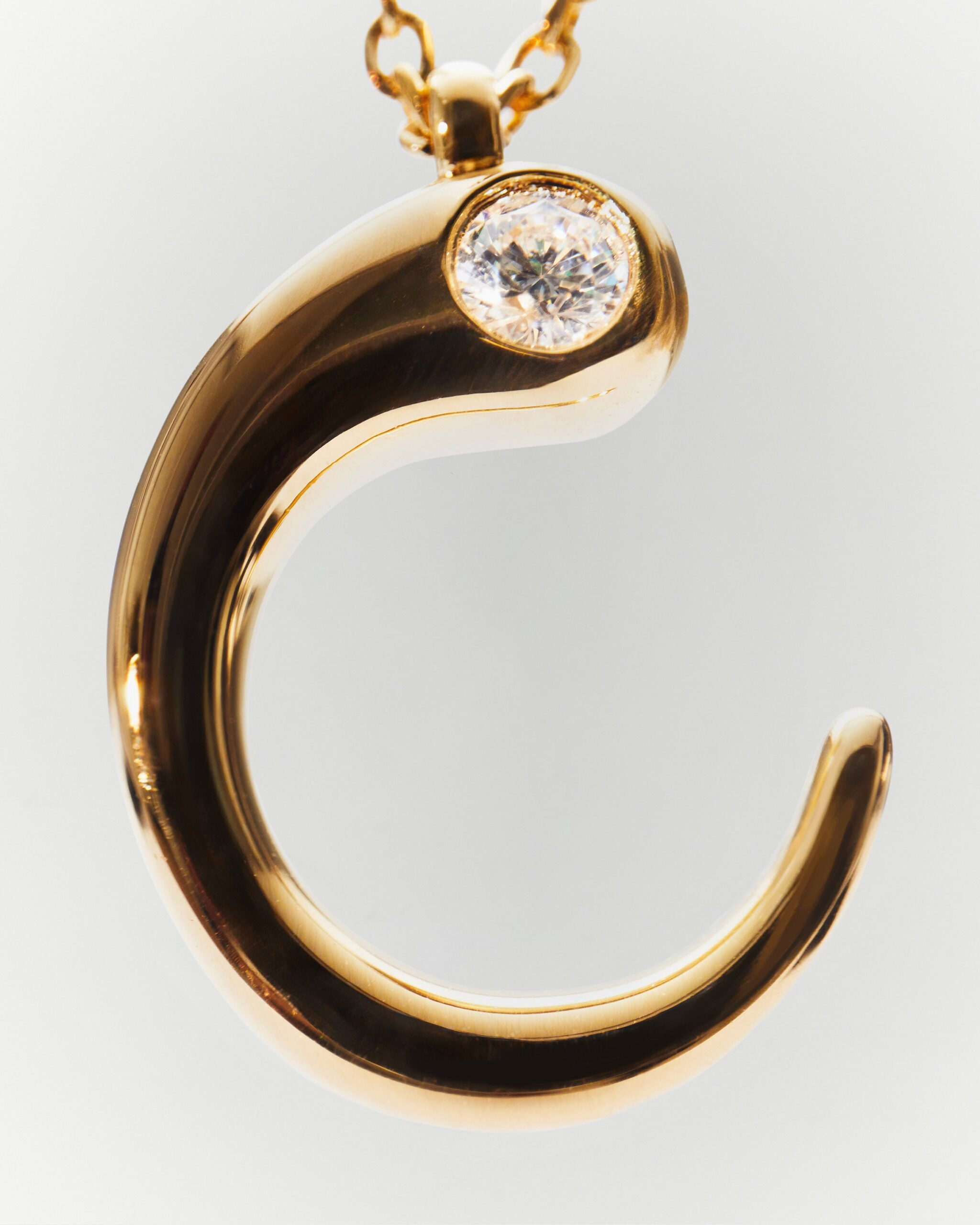 Initial pendant necklace