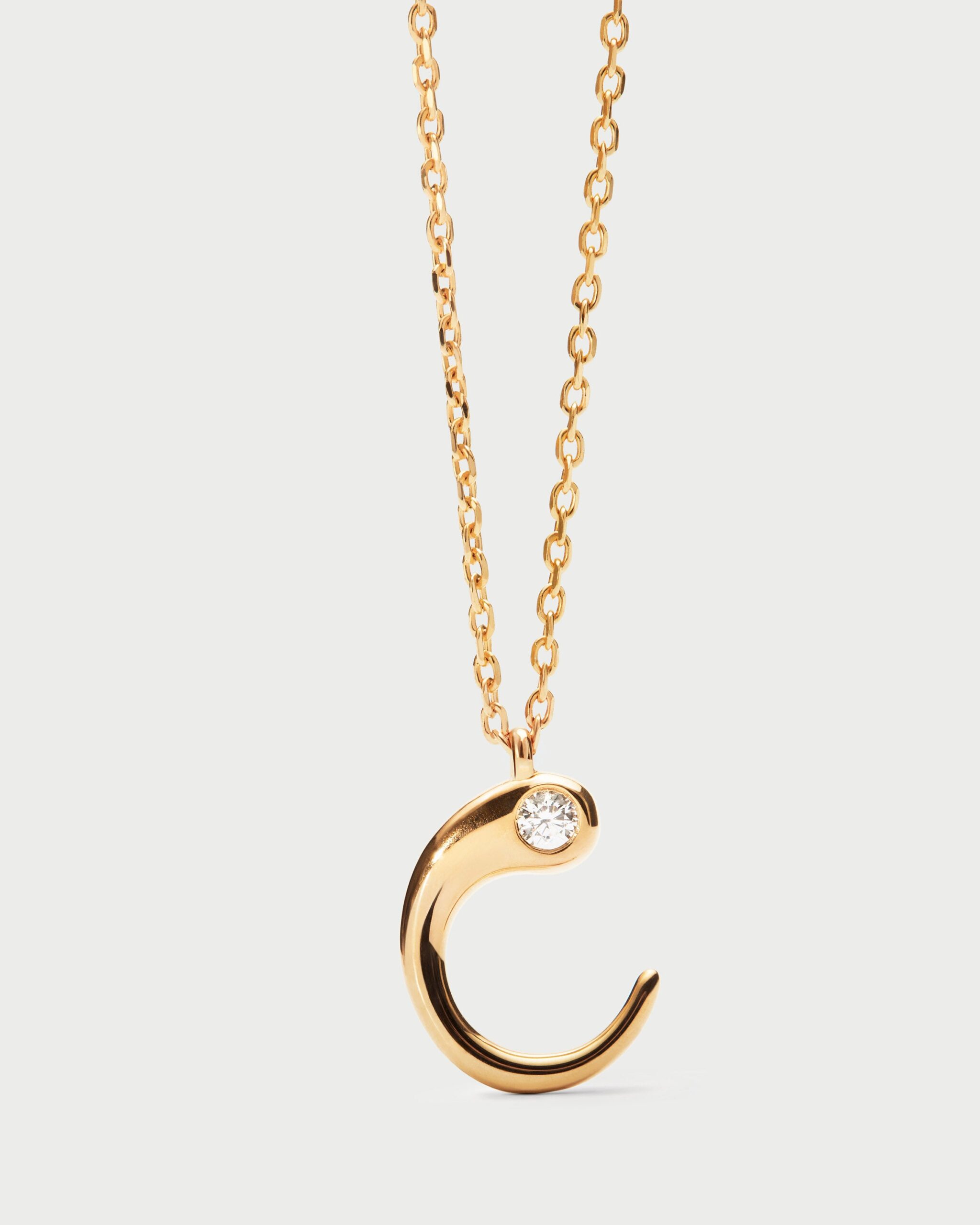 Initial pendant necklace