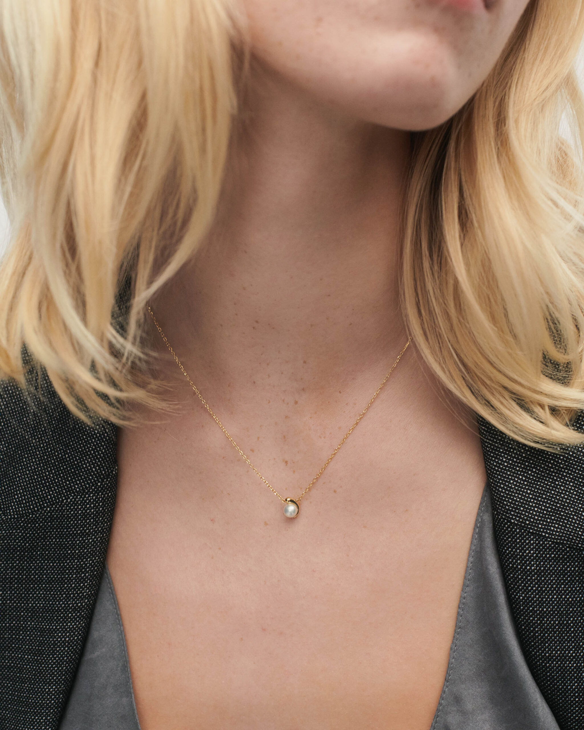 La perla solitary necklace