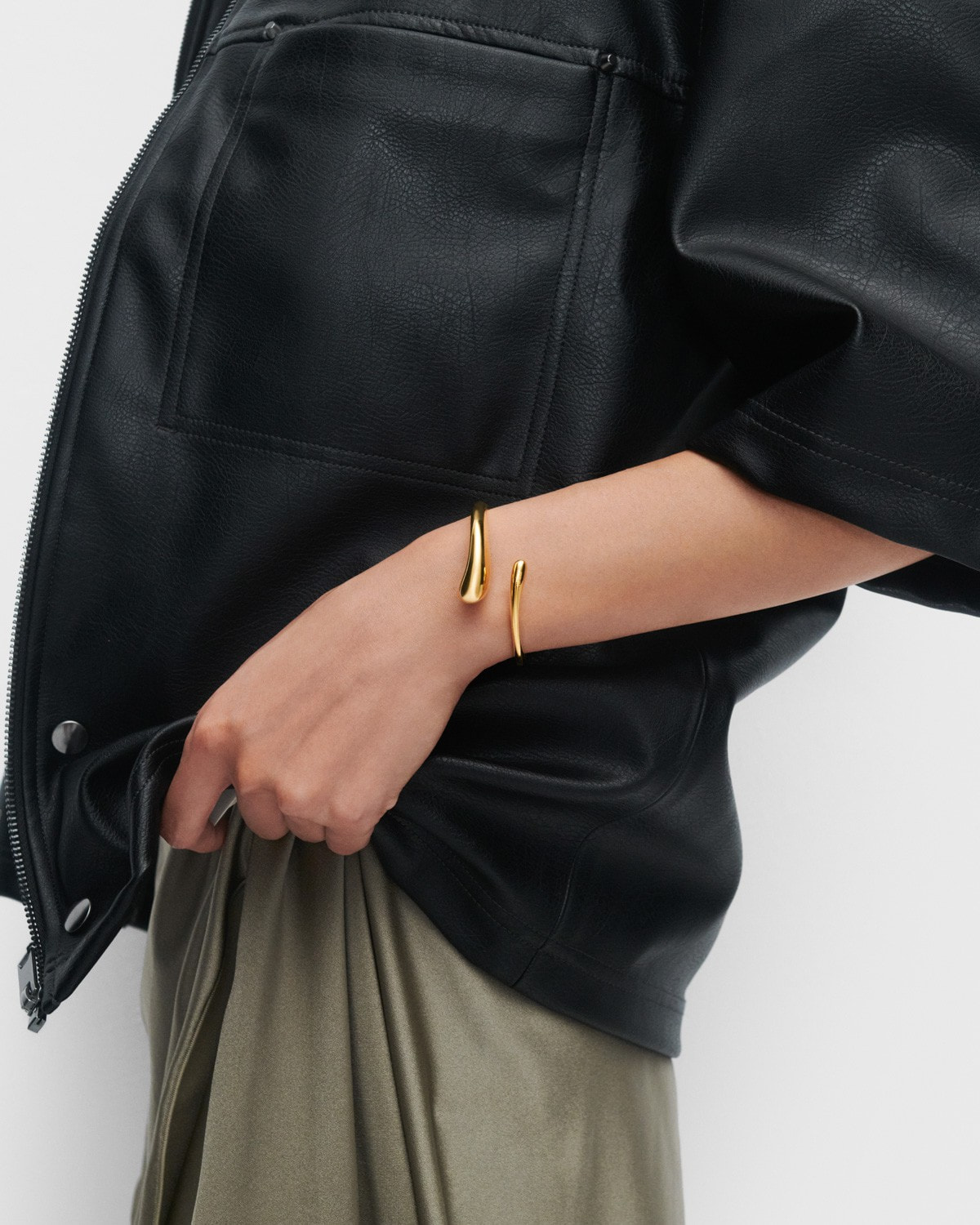 Orbit bangle bracelet