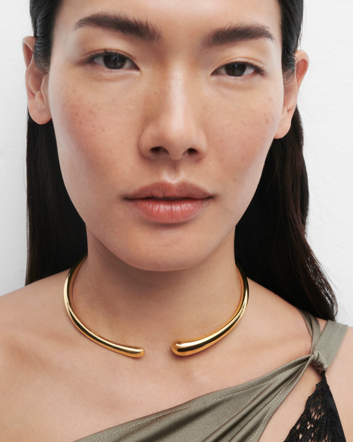 Orbit choker necklace