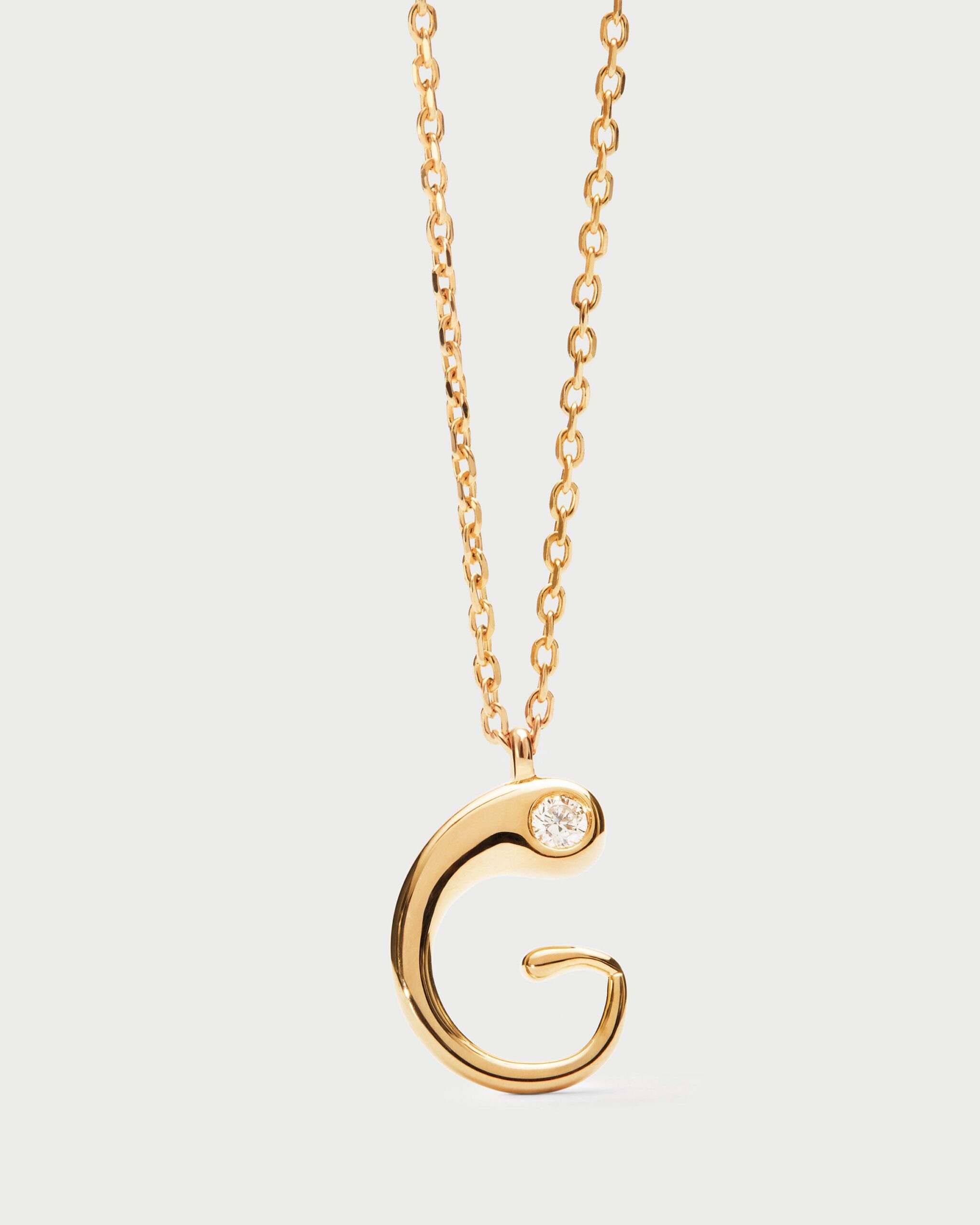 Initial pendant necklace