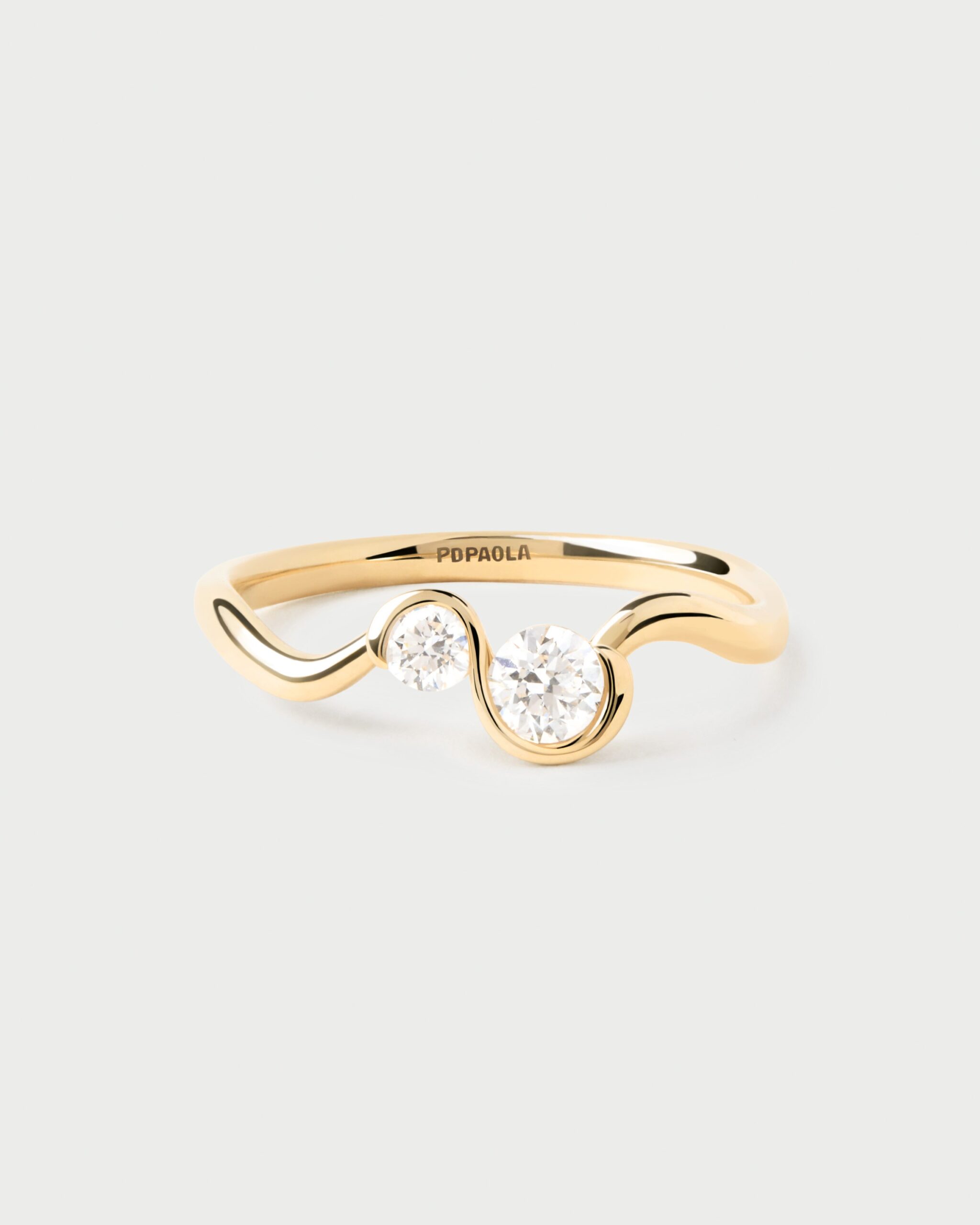 Diamonds and gold Dafne ring