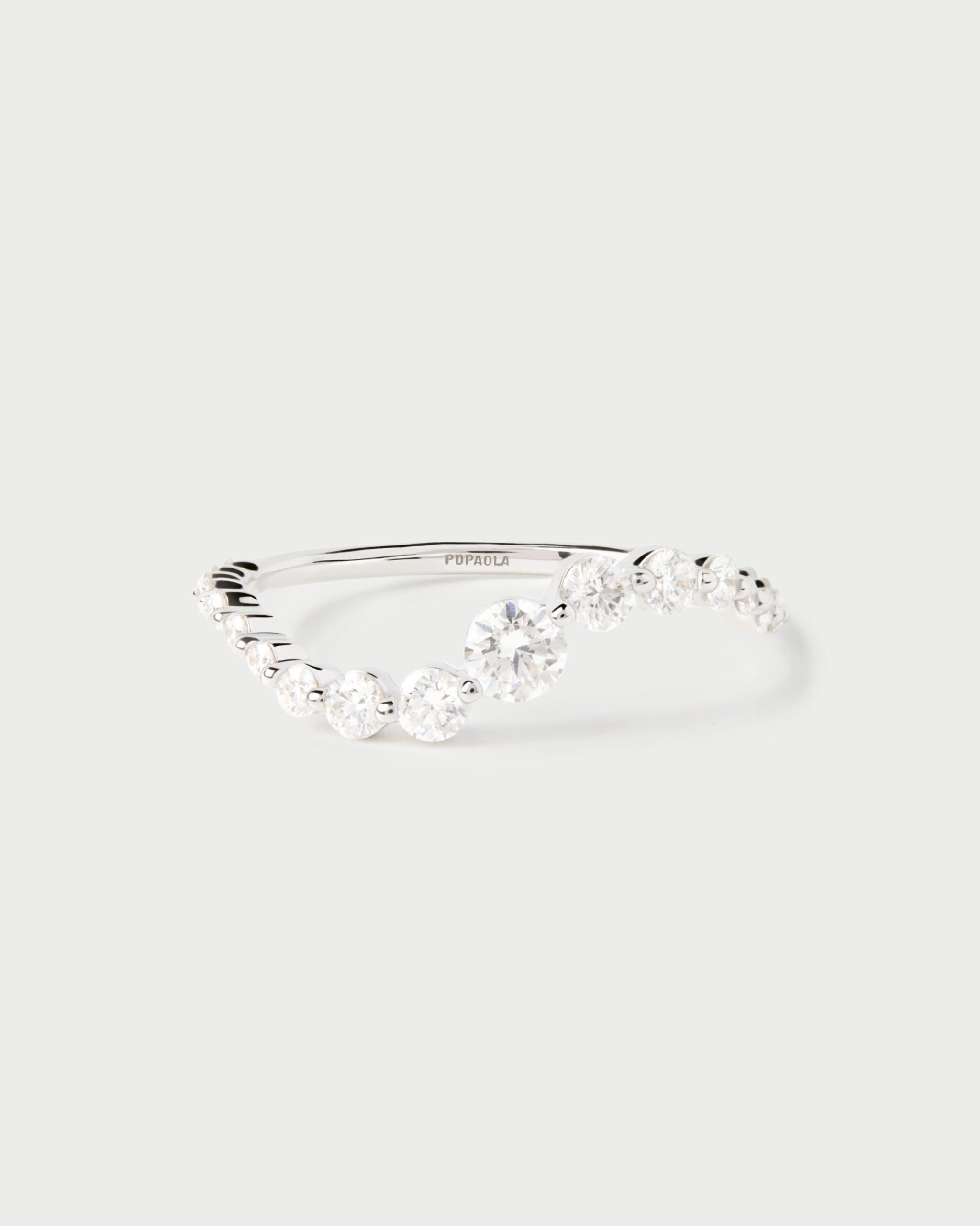 Diamonds and white gold Venus ring