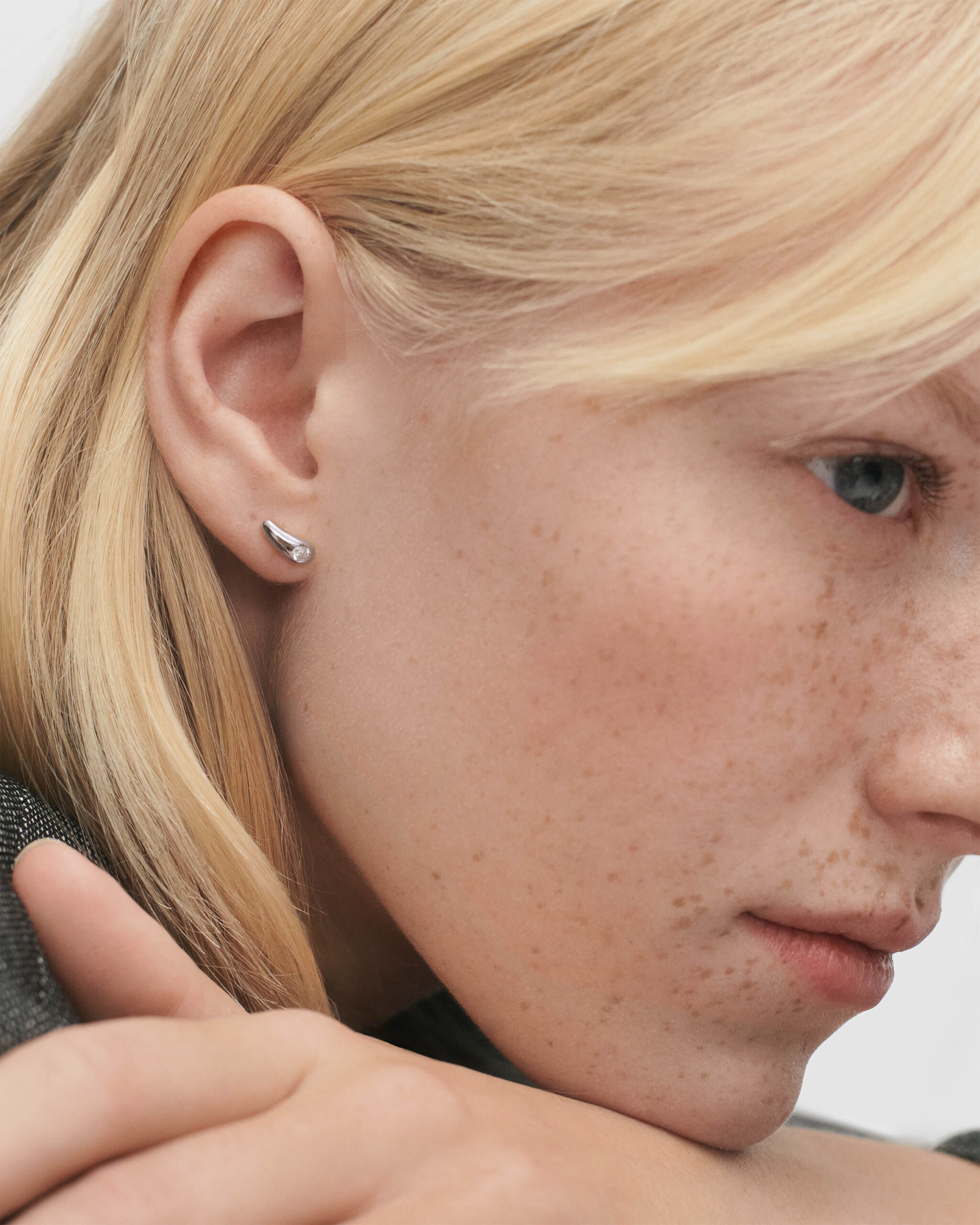 Serena stud earrings