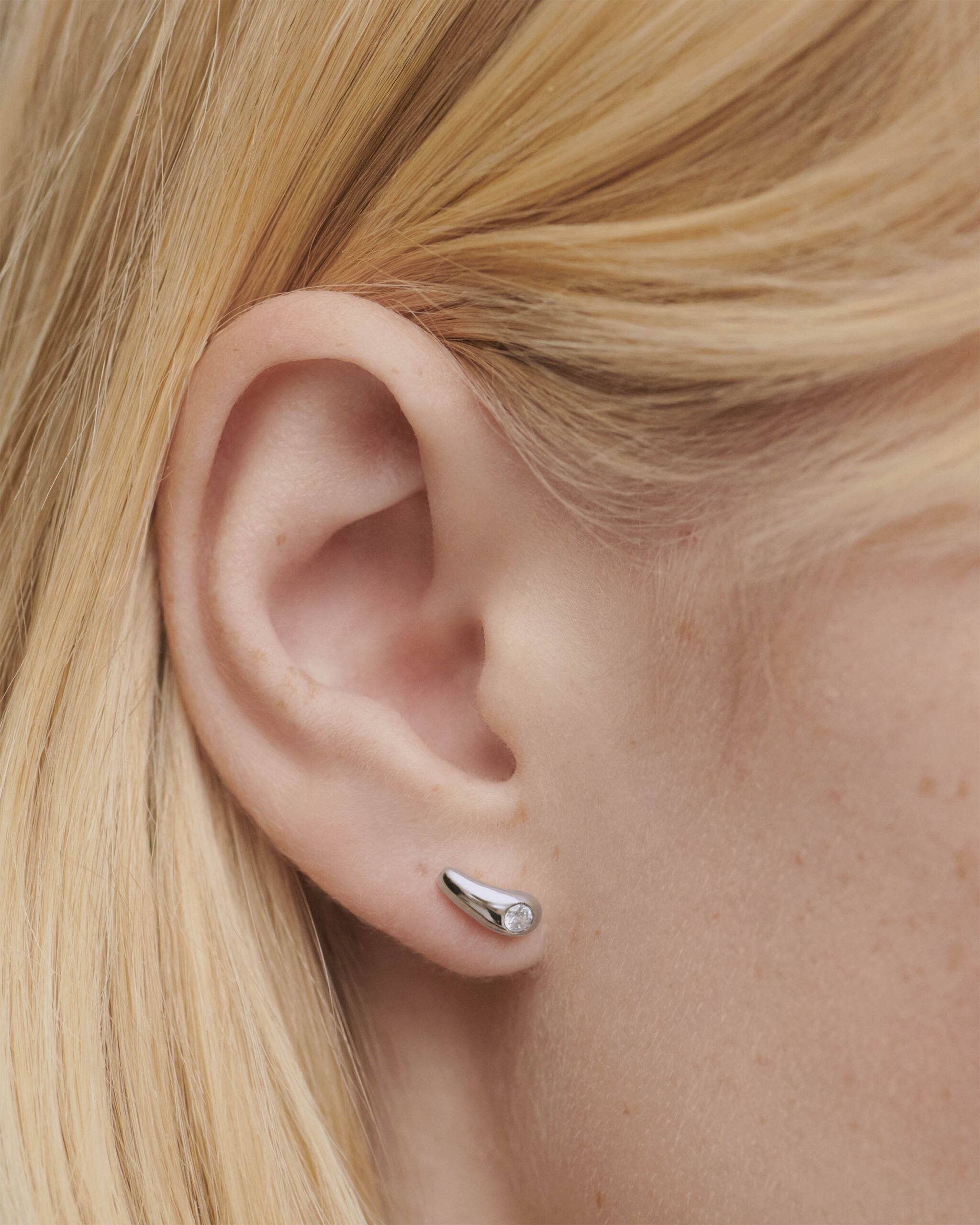 Serena stud earrings