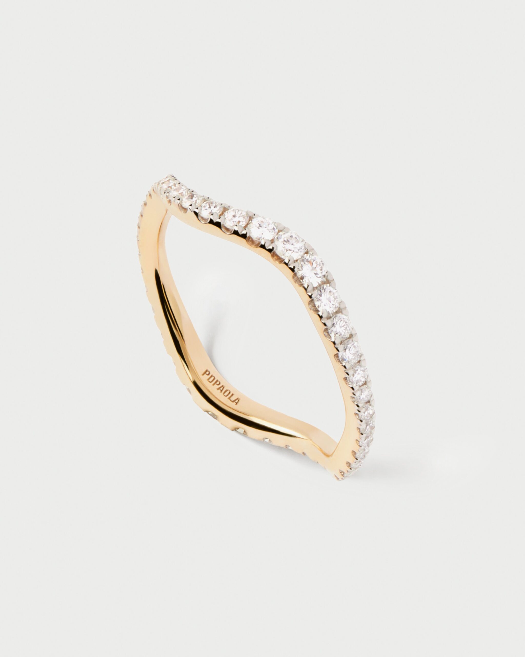 Diamonds and gold Flow ring