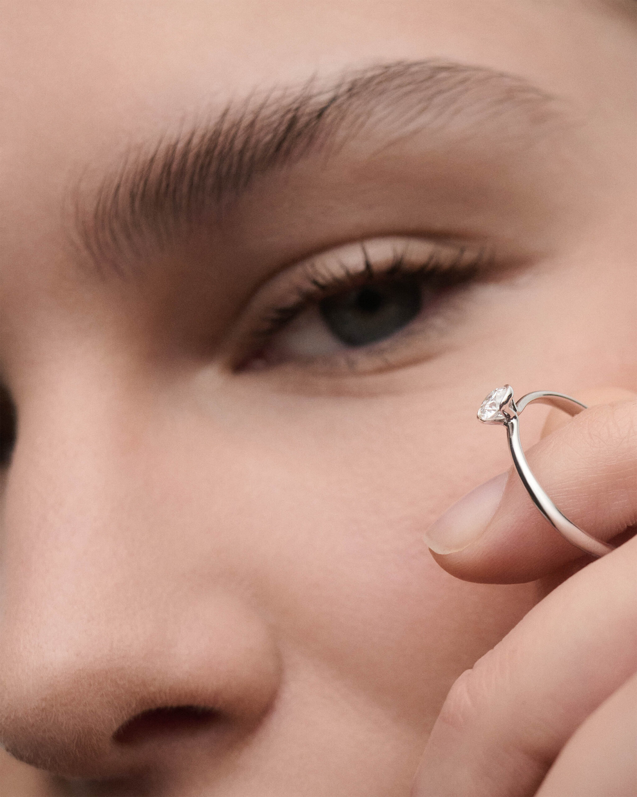 Diamond and white Grace Mini solitary ring