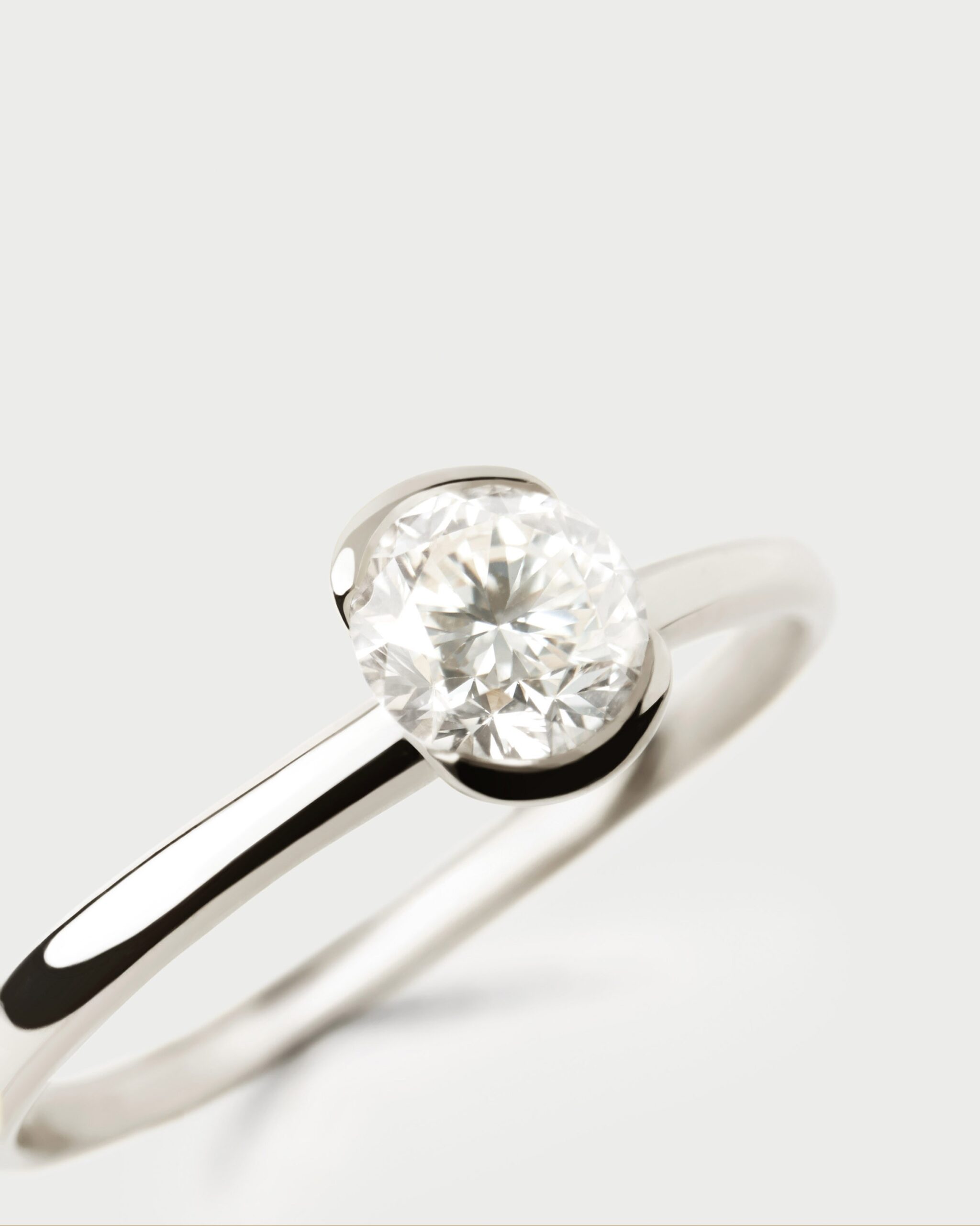 Diamond and white Grace Mini solitary ring