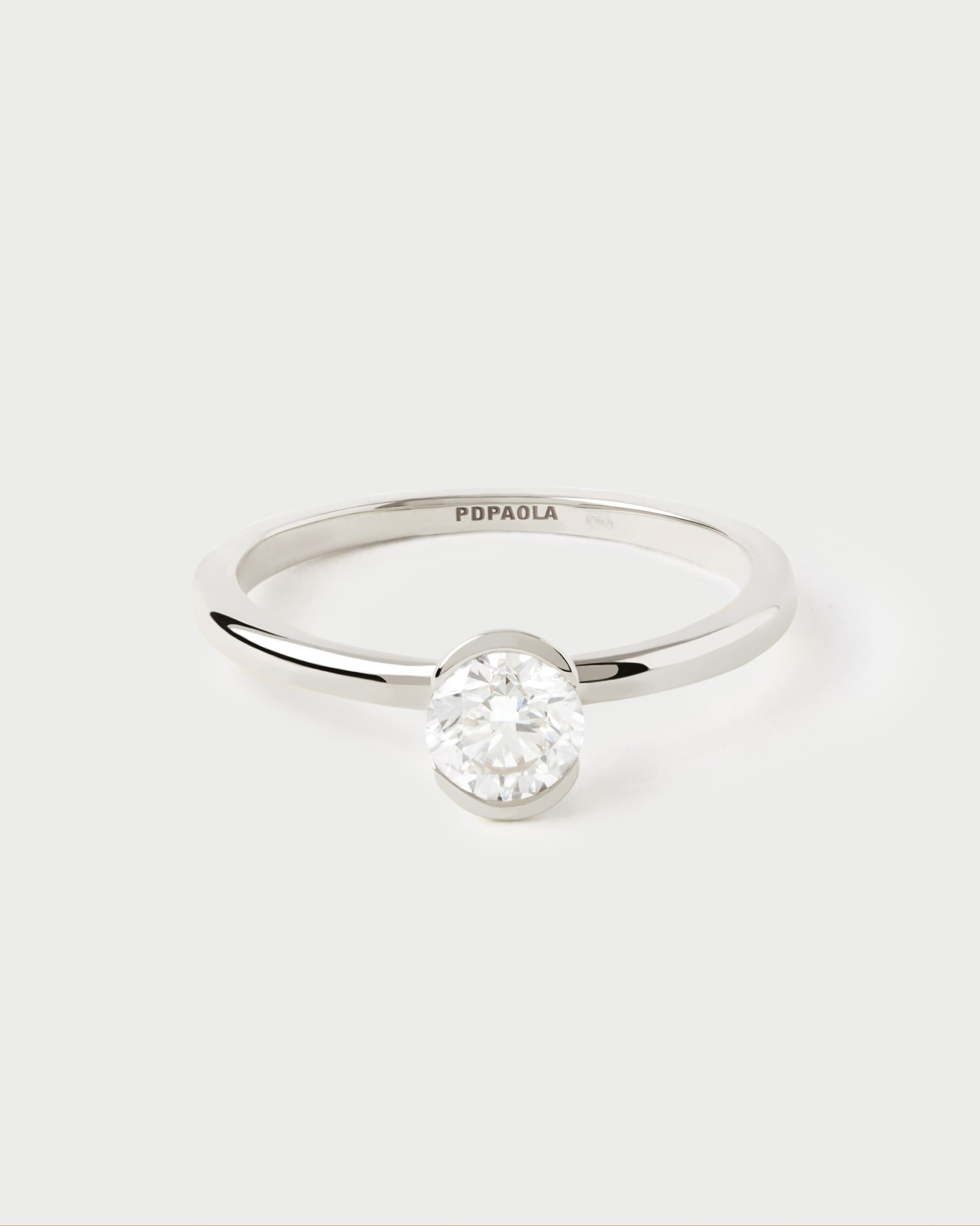 Diamond and white gold Grace solitary ring