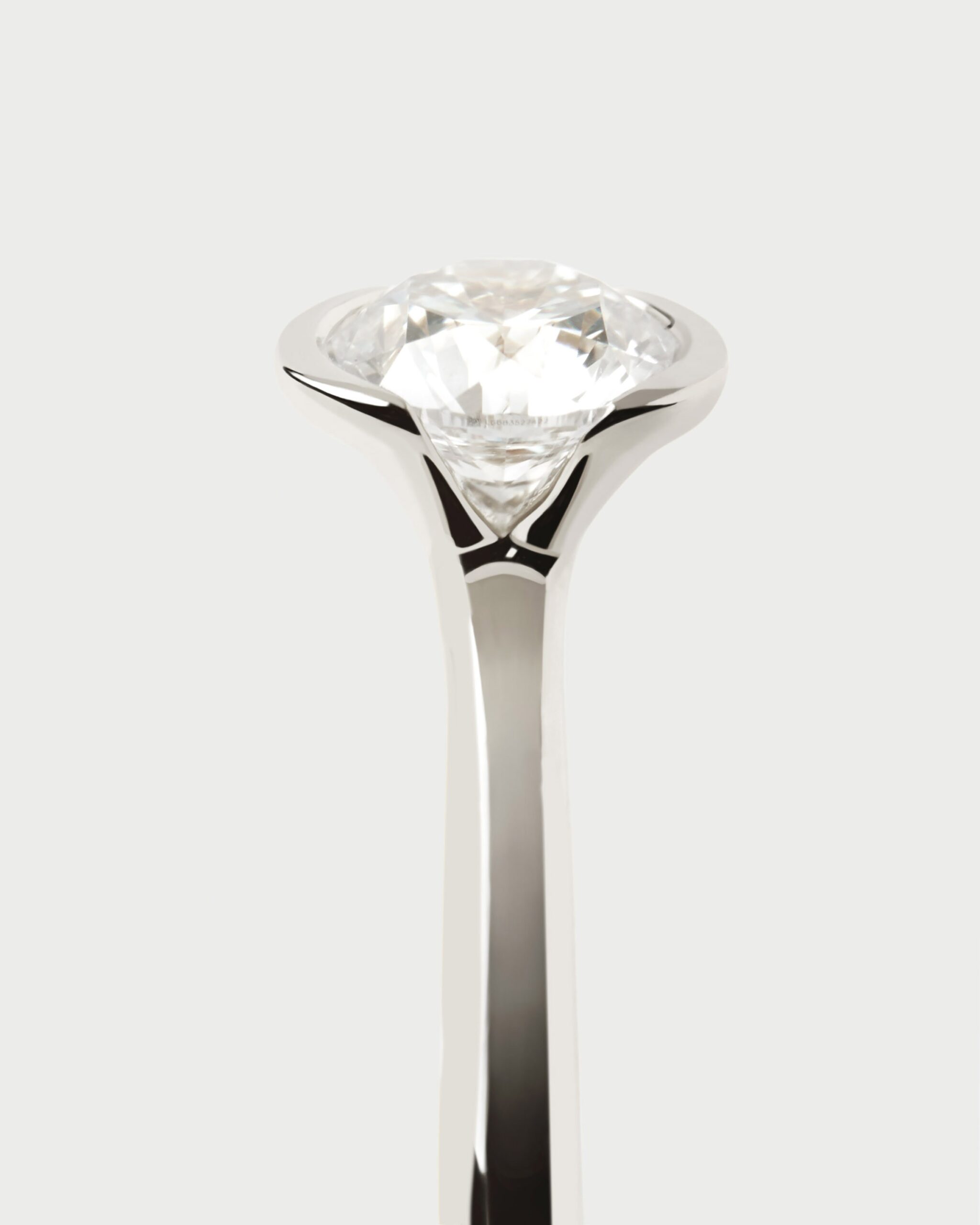 Diamond and white gold Grace solitary ring