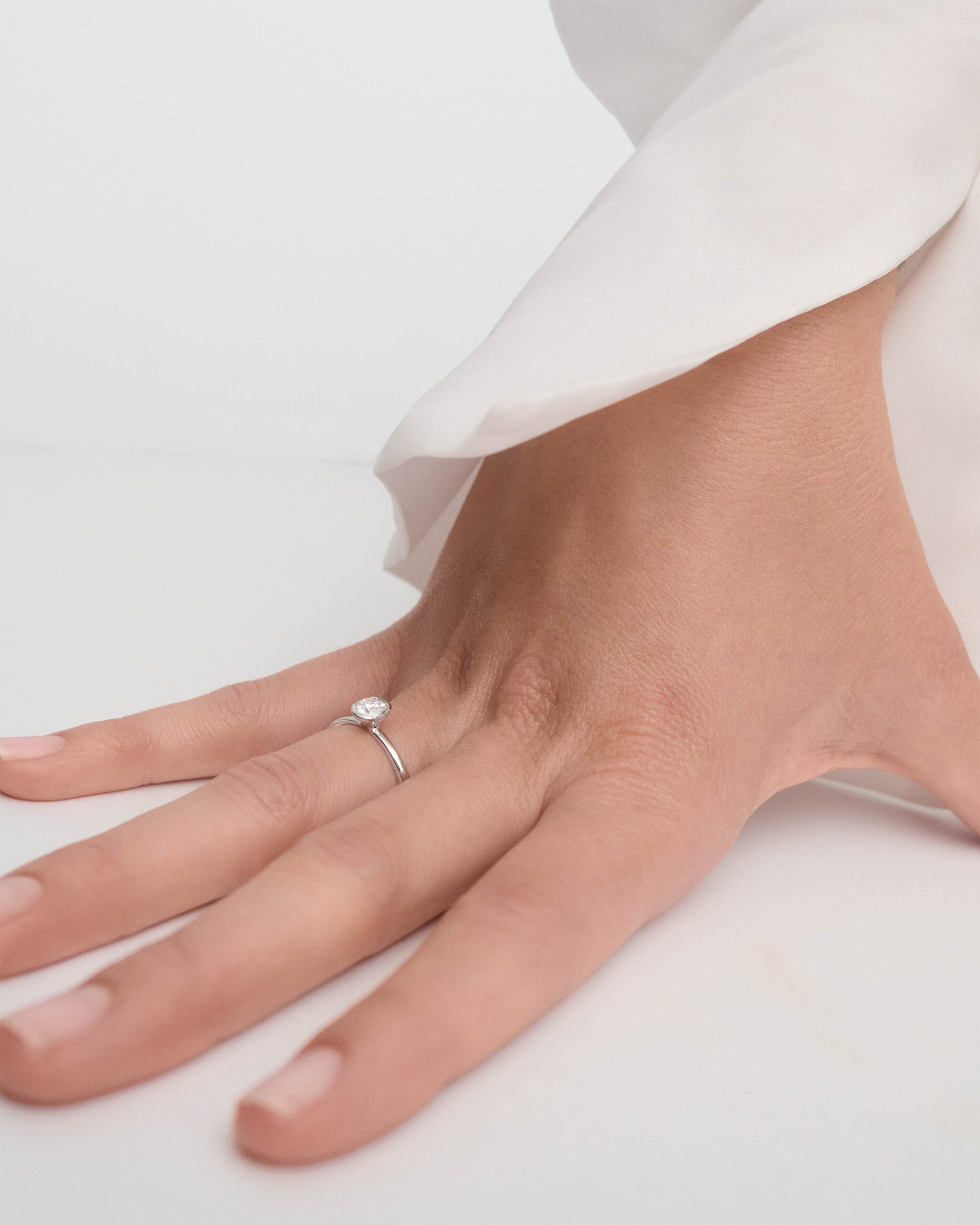 Diamond and white gold Grace solitary ring