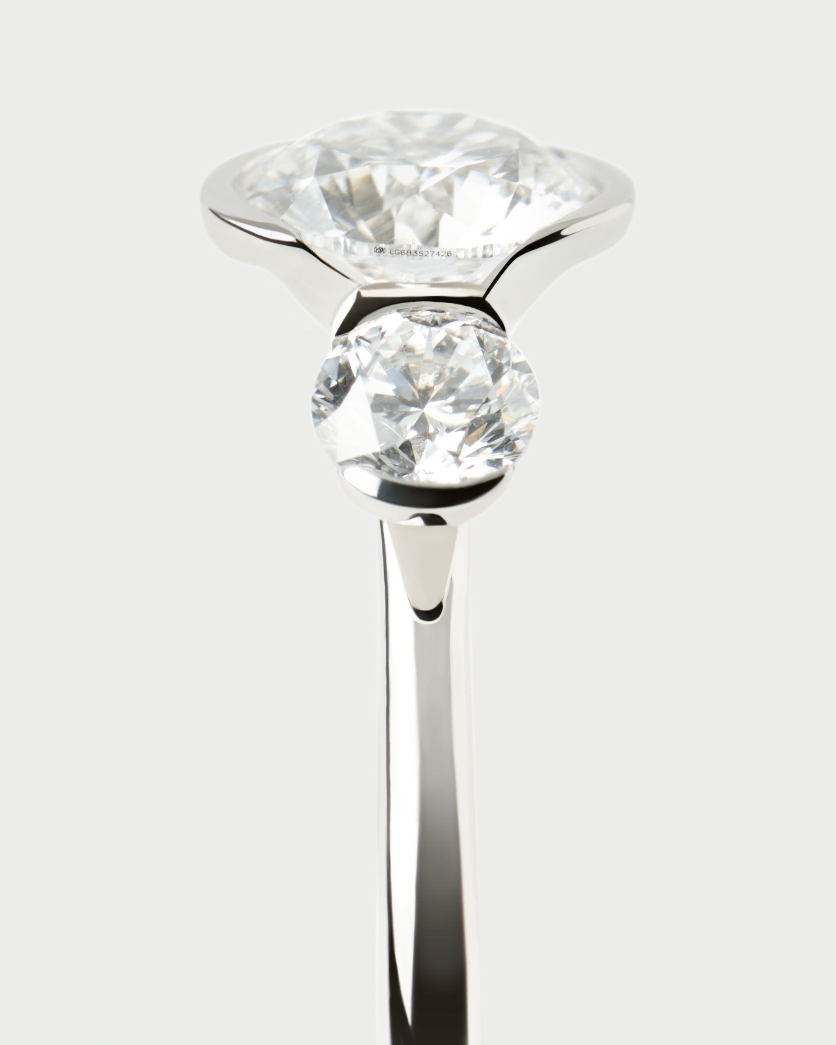 Diamonds and white gold Eve ring