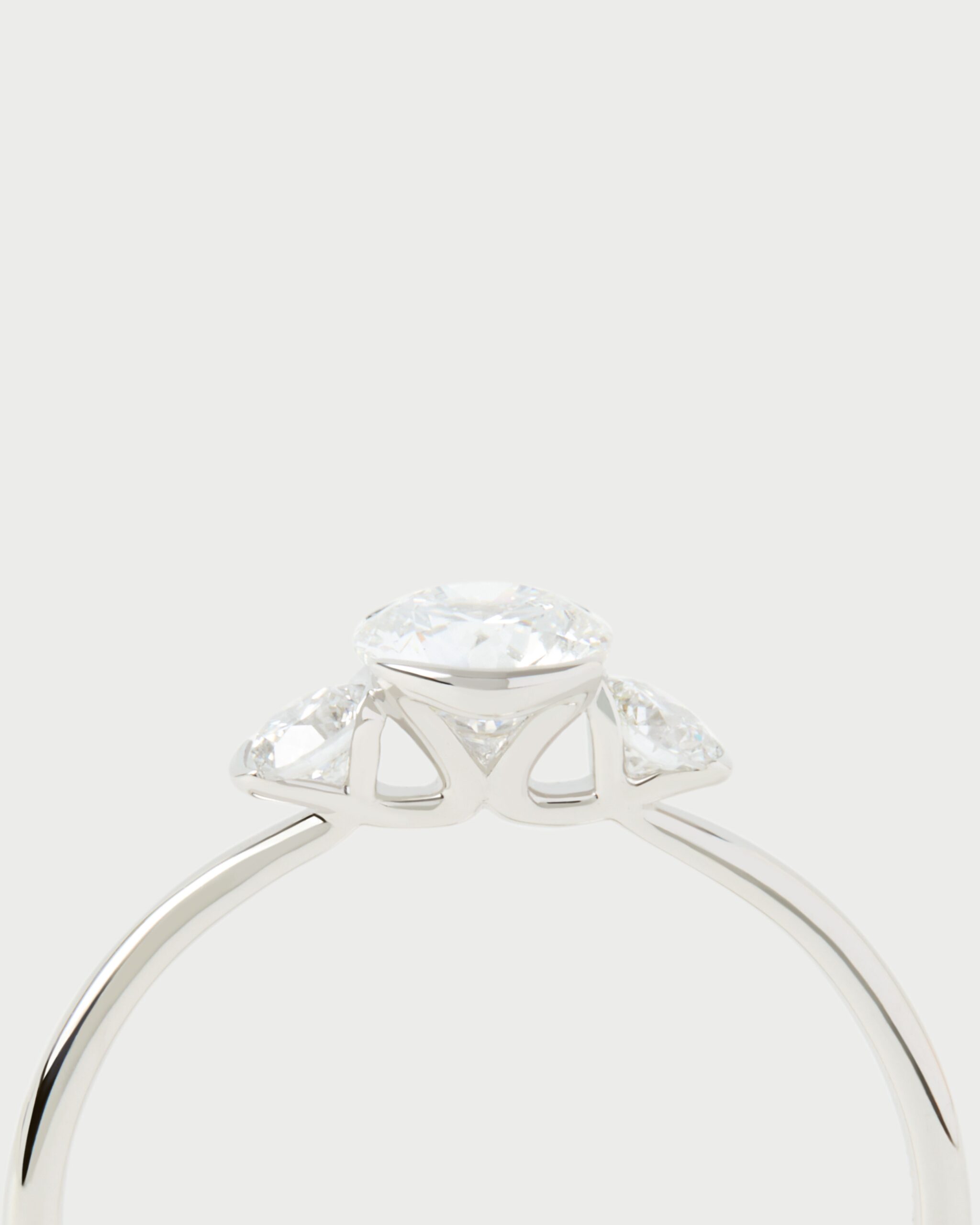 Diamonds and white gold Eve ring