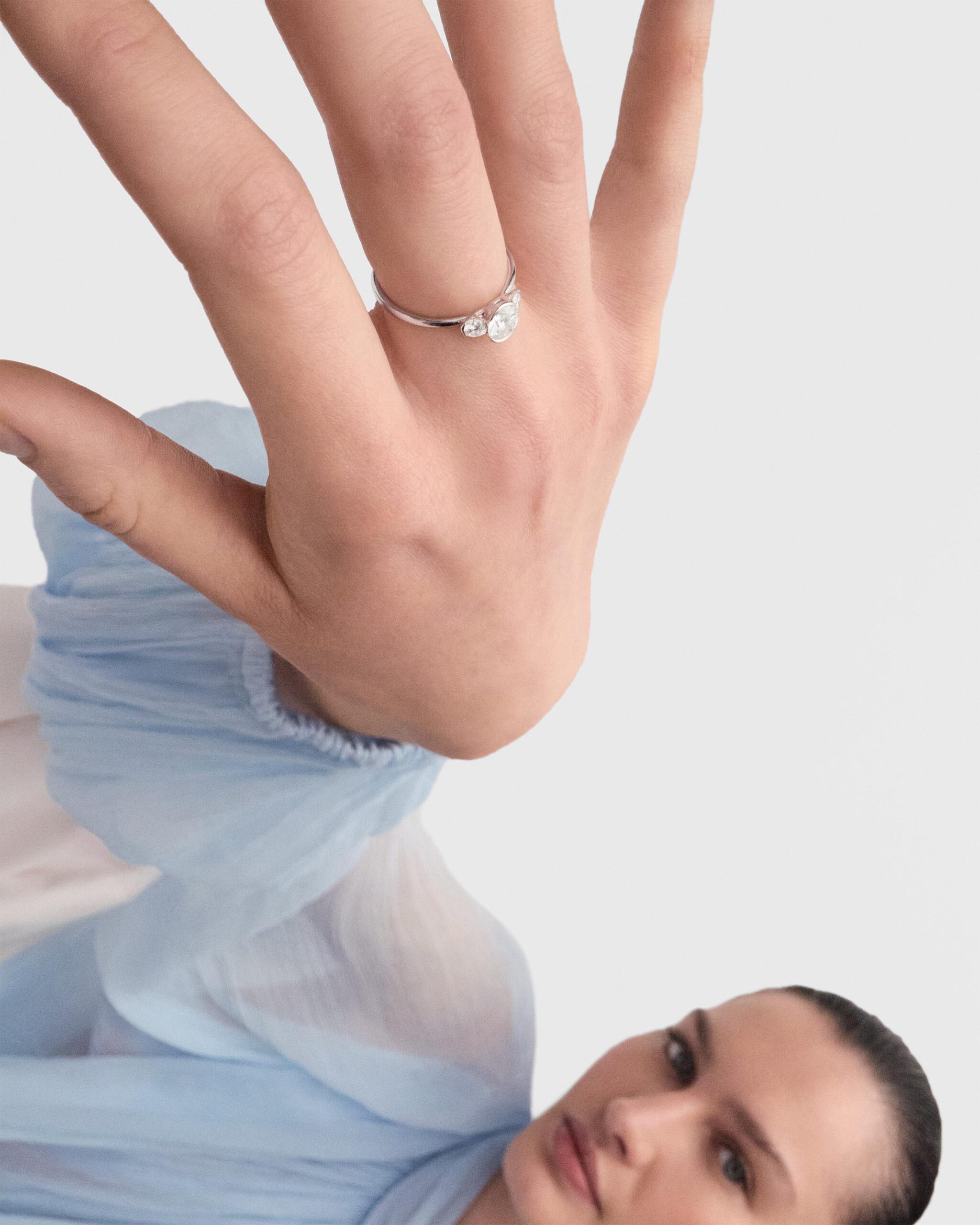 Diamonds and white gold Eve ring