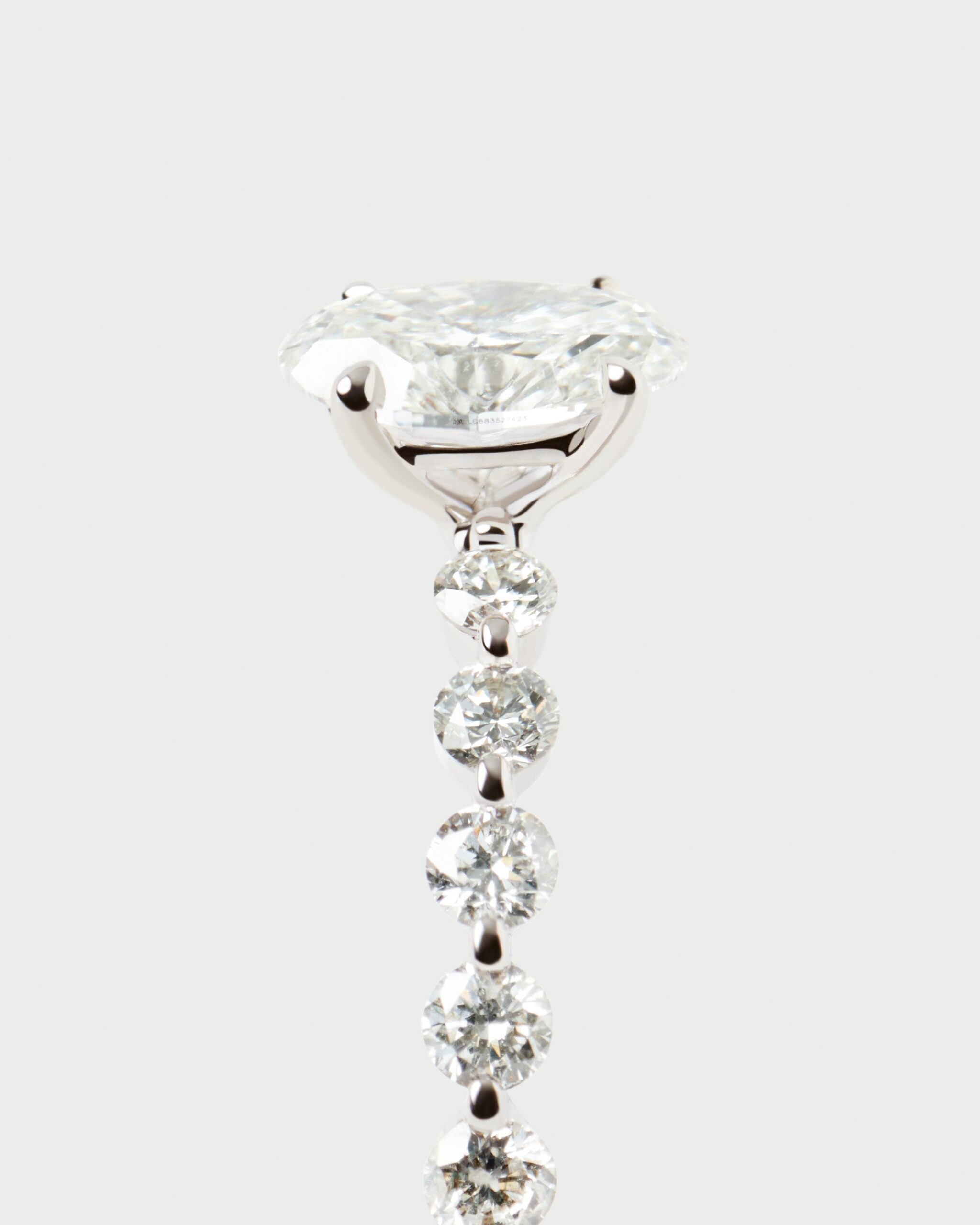 Diamonds and white gold Trace solitary ring