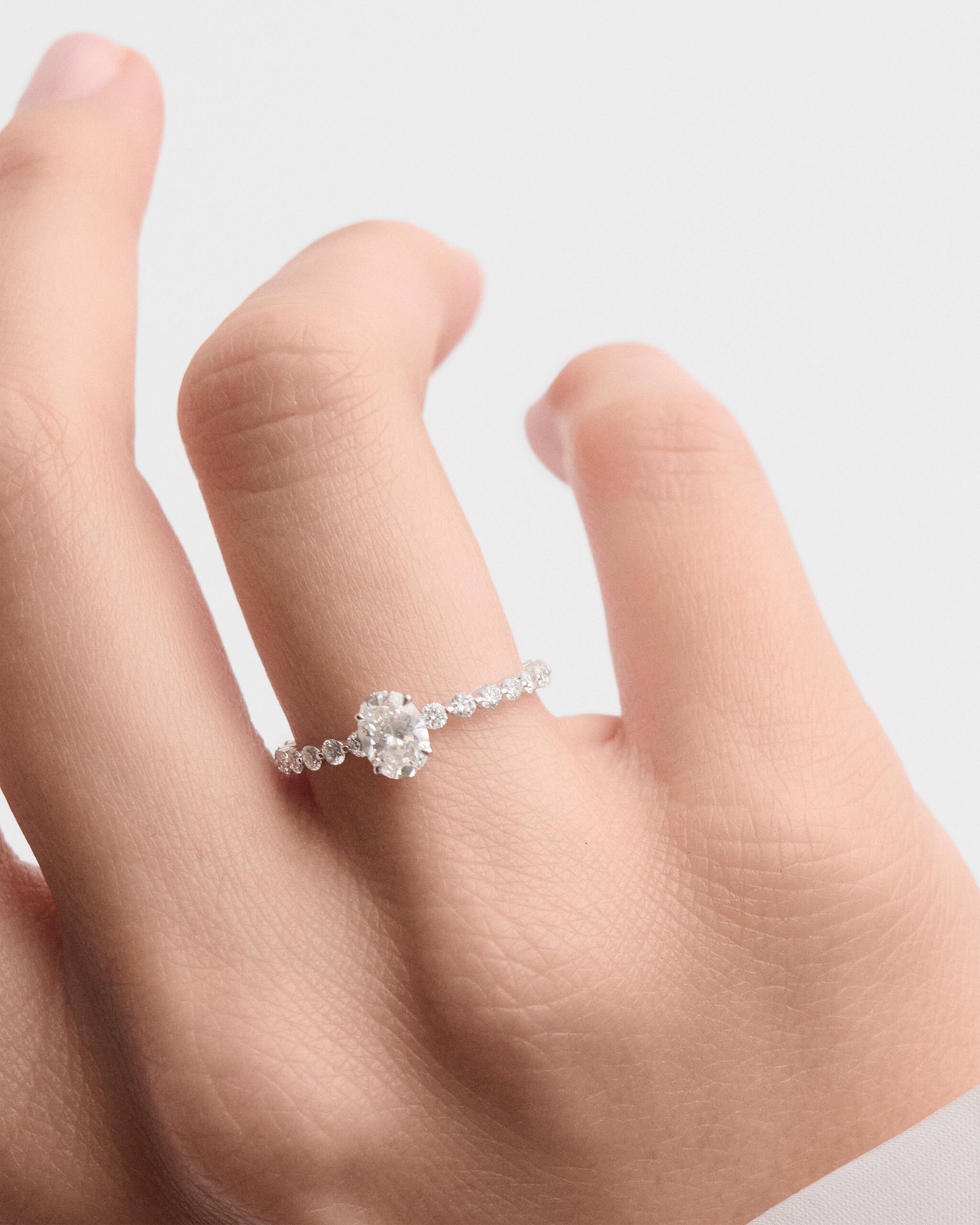 Diamonds and white gold Trace solitary ring