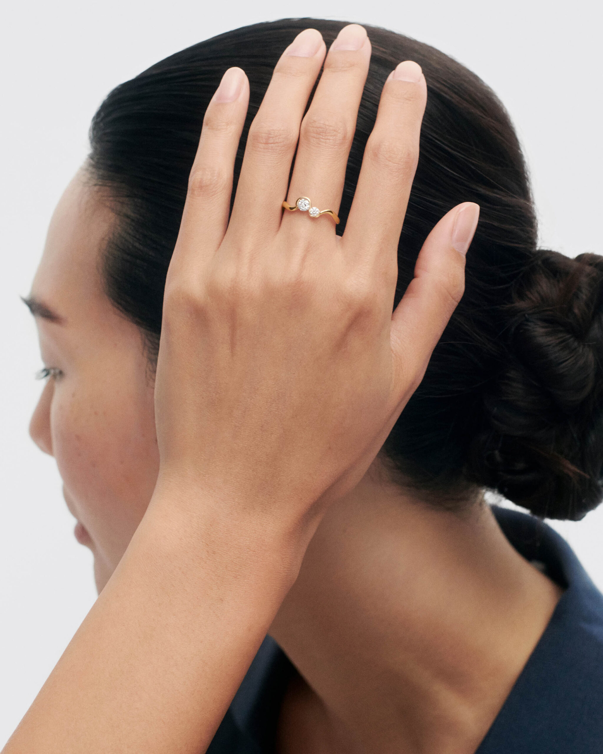 Diamonds and gold Dafne ring