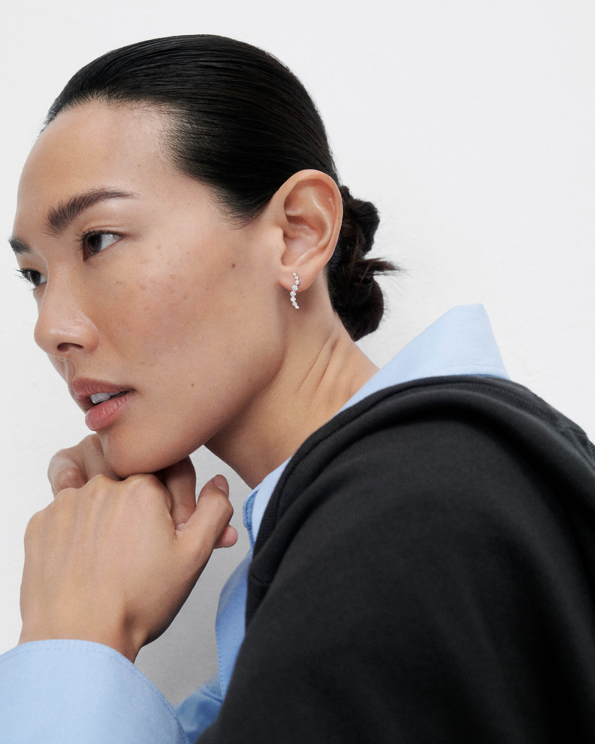 Diamonds and white gold Venus stud earrings