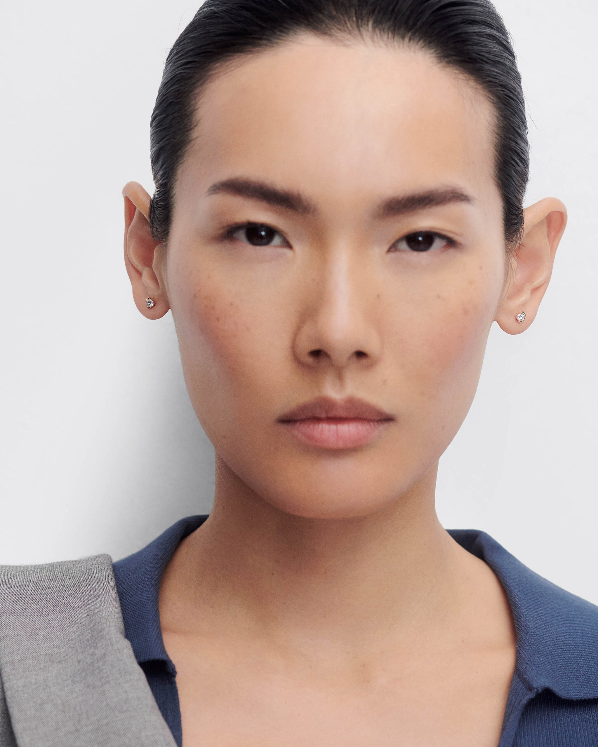 Diamonds and white gold delia stud earrings