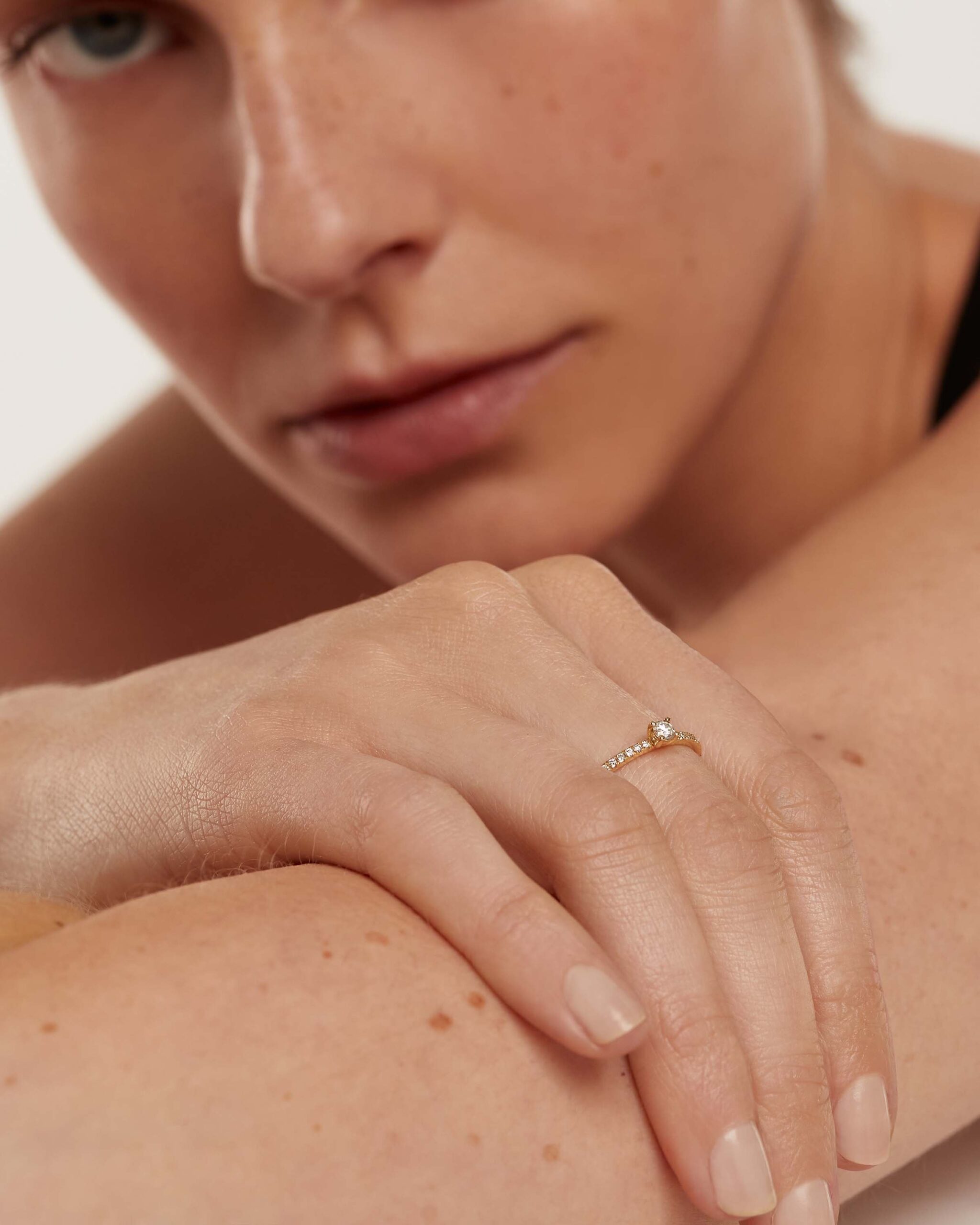 Diamonds and gold Solstice Ring
