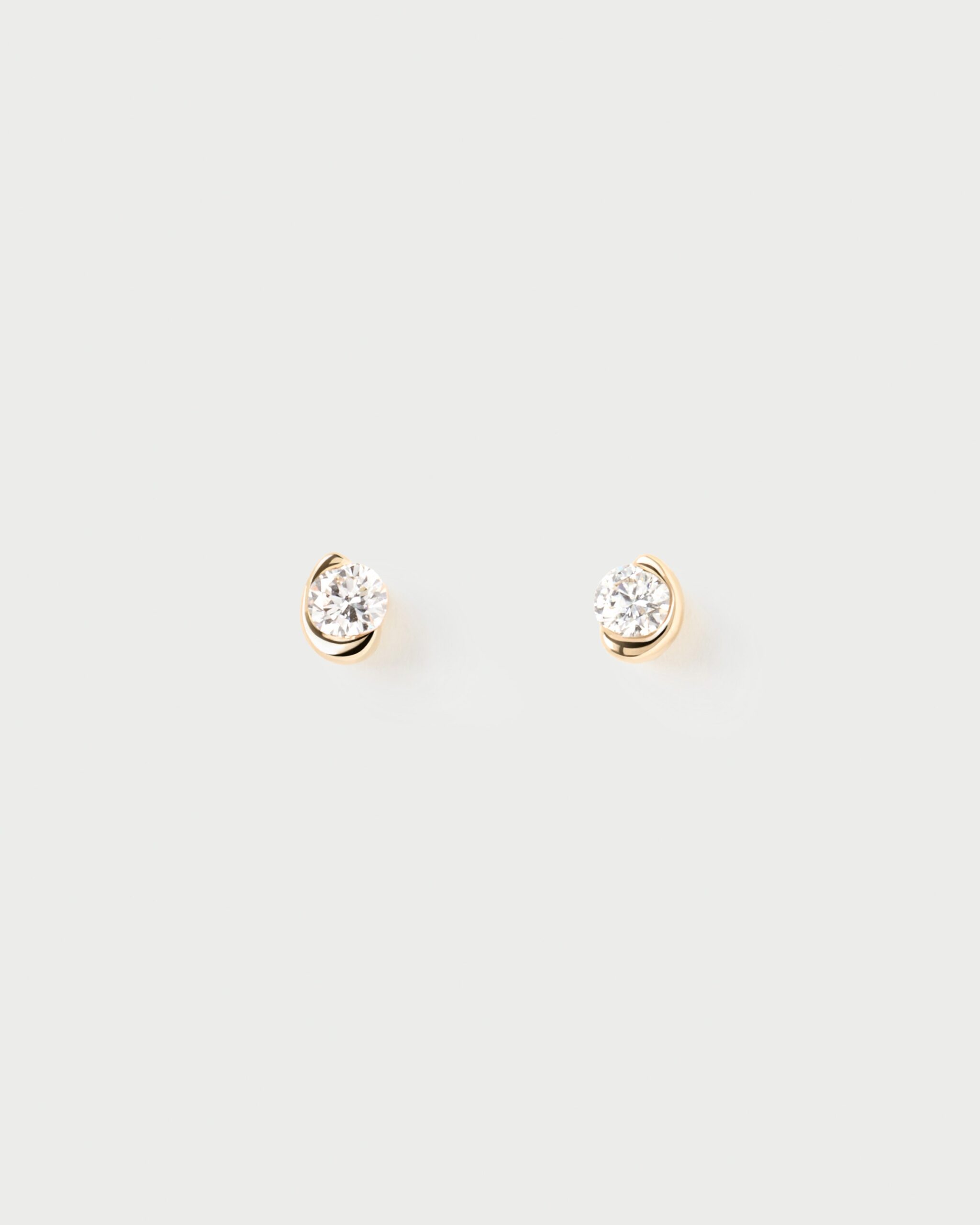 Diamonds and white gold delia stud earrings