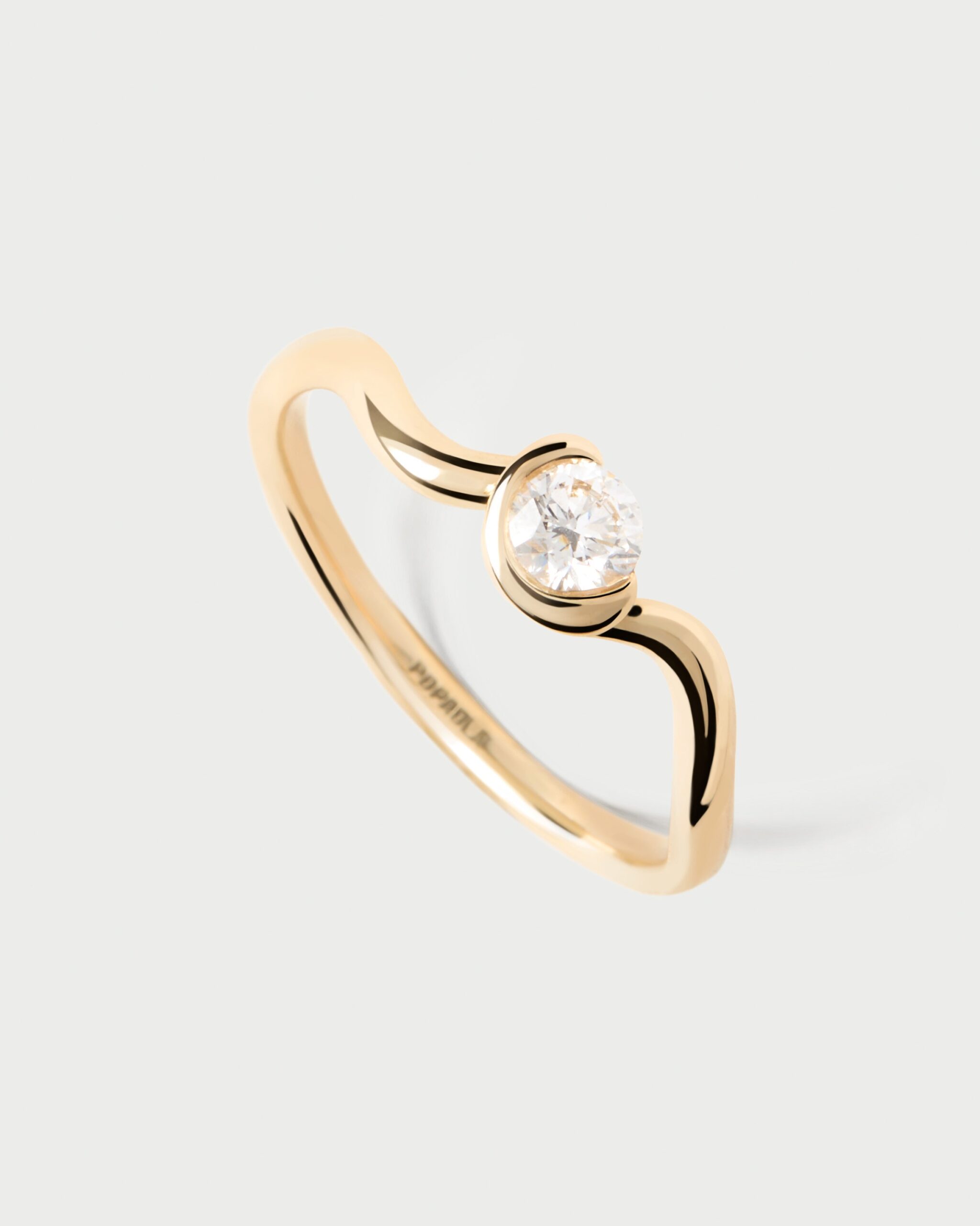 Diamonds and gold Delia ring