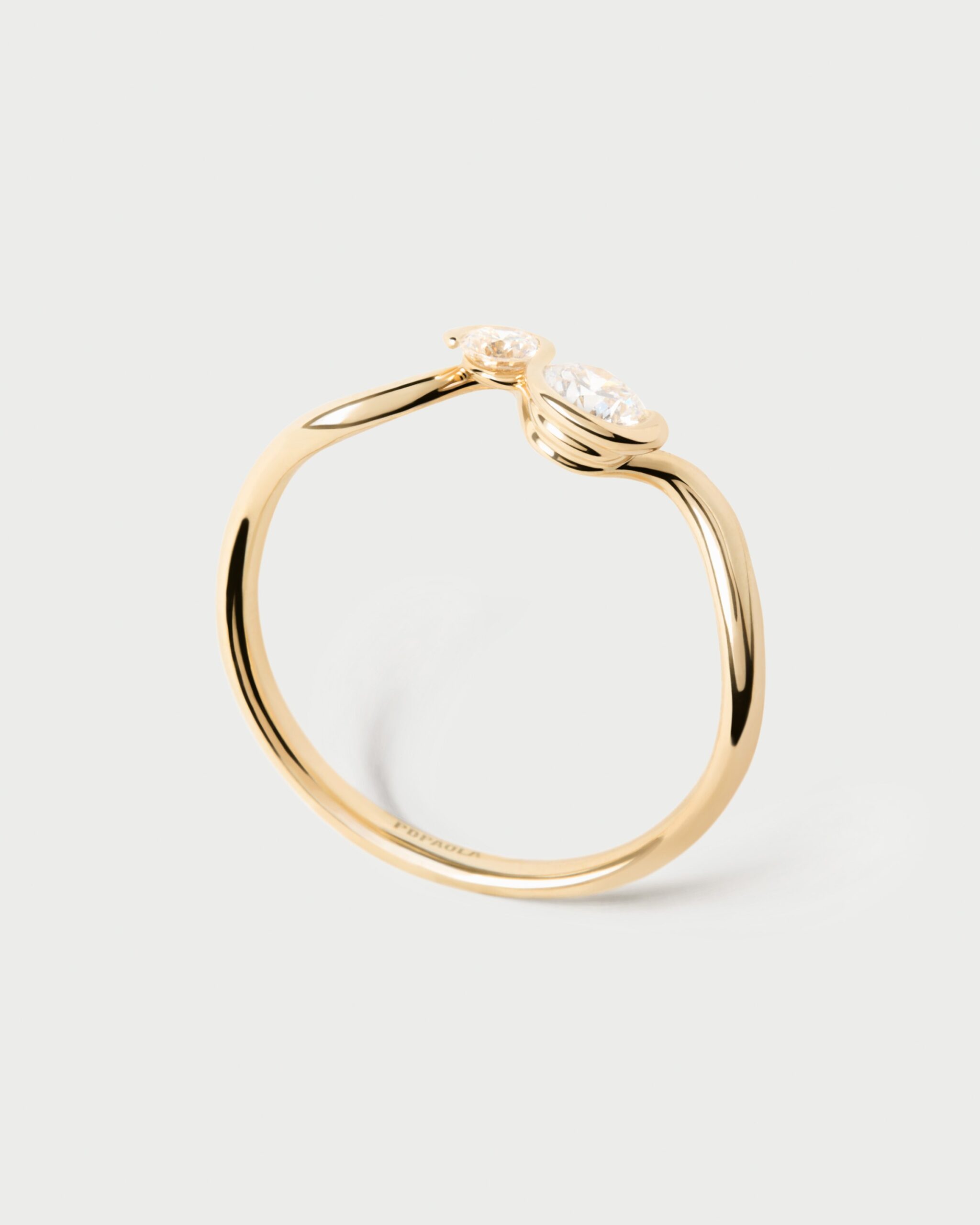 Diamonds and gold Dafne ring