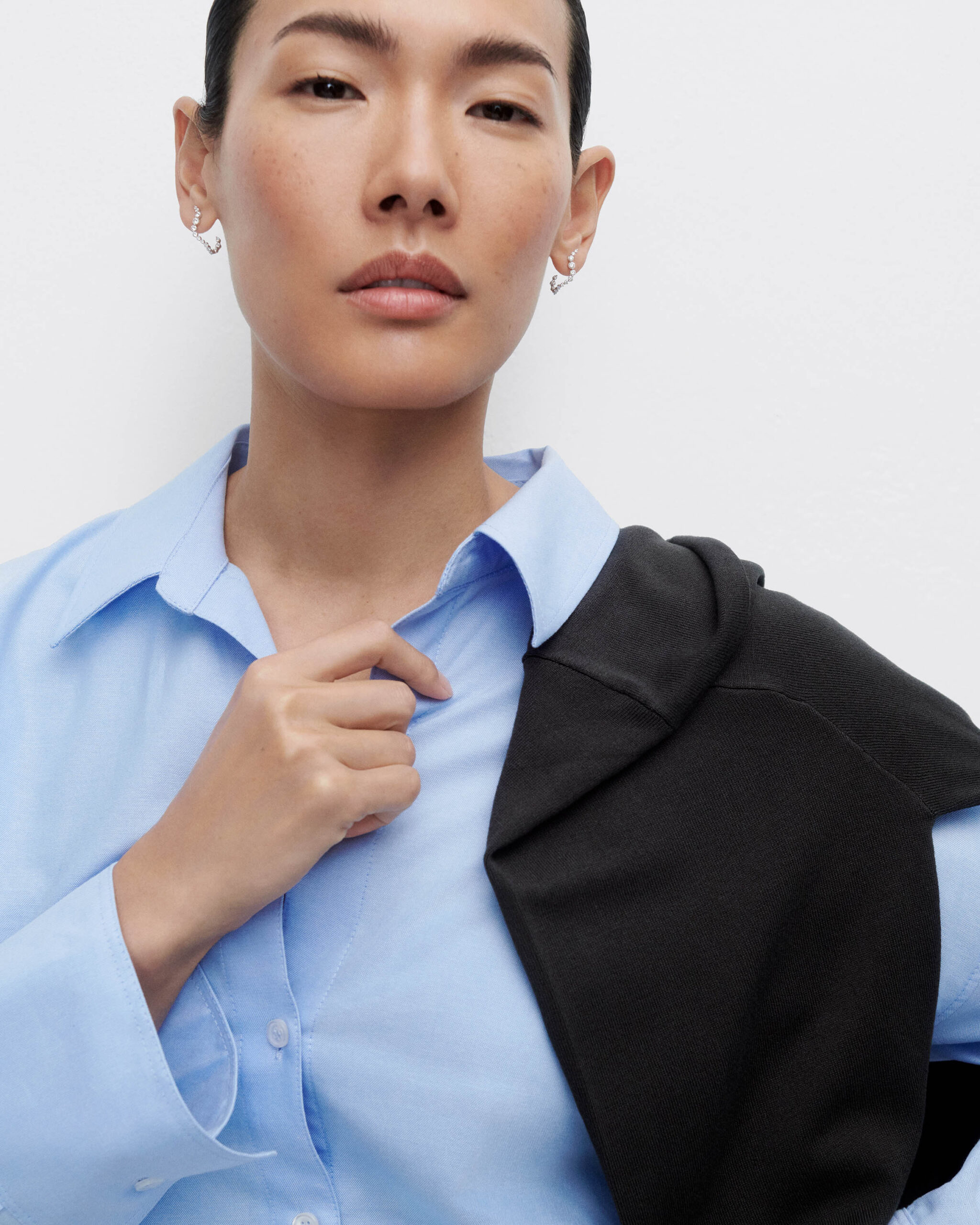 Diamonds and white gold Mini Venus hoops