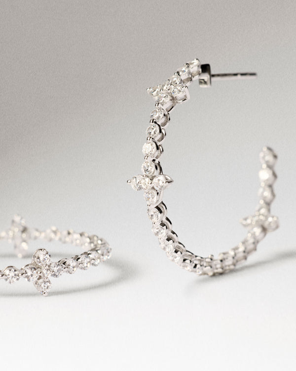 Boucles d’oreilles Maggie en diamants et or blanc